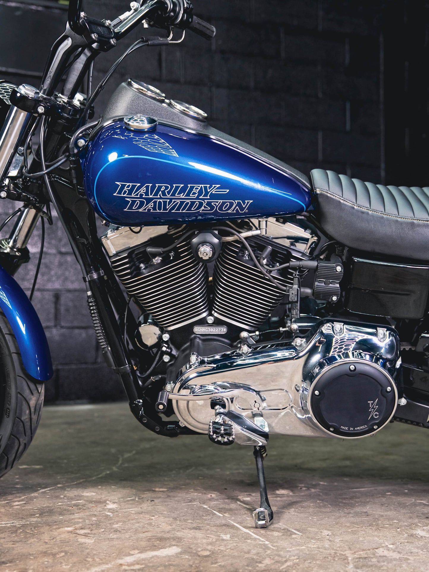 2016 FXDL