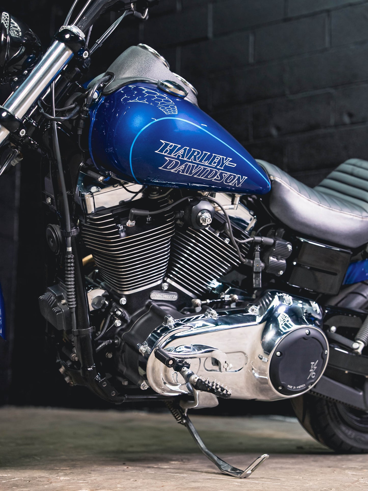 2016 FXDL
