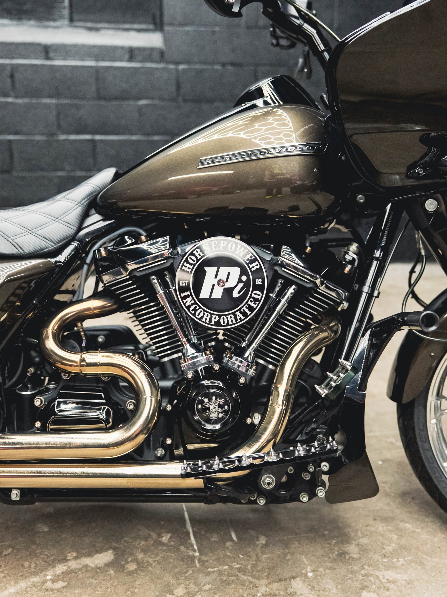 2020 ROAD GLIDE RIVER ROCK GREY
