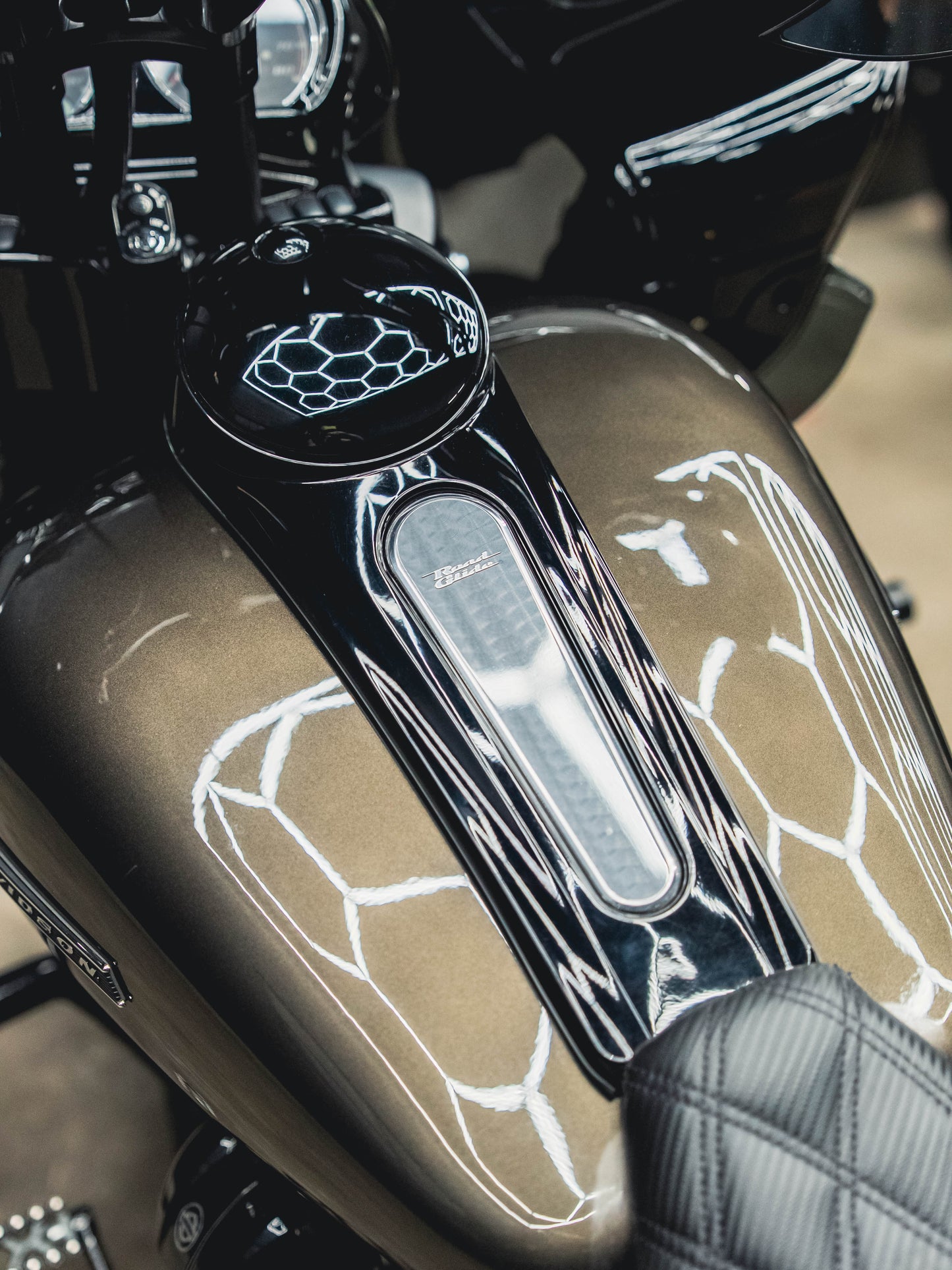2020 ROAD GLIDE RIVER ROCK GREY