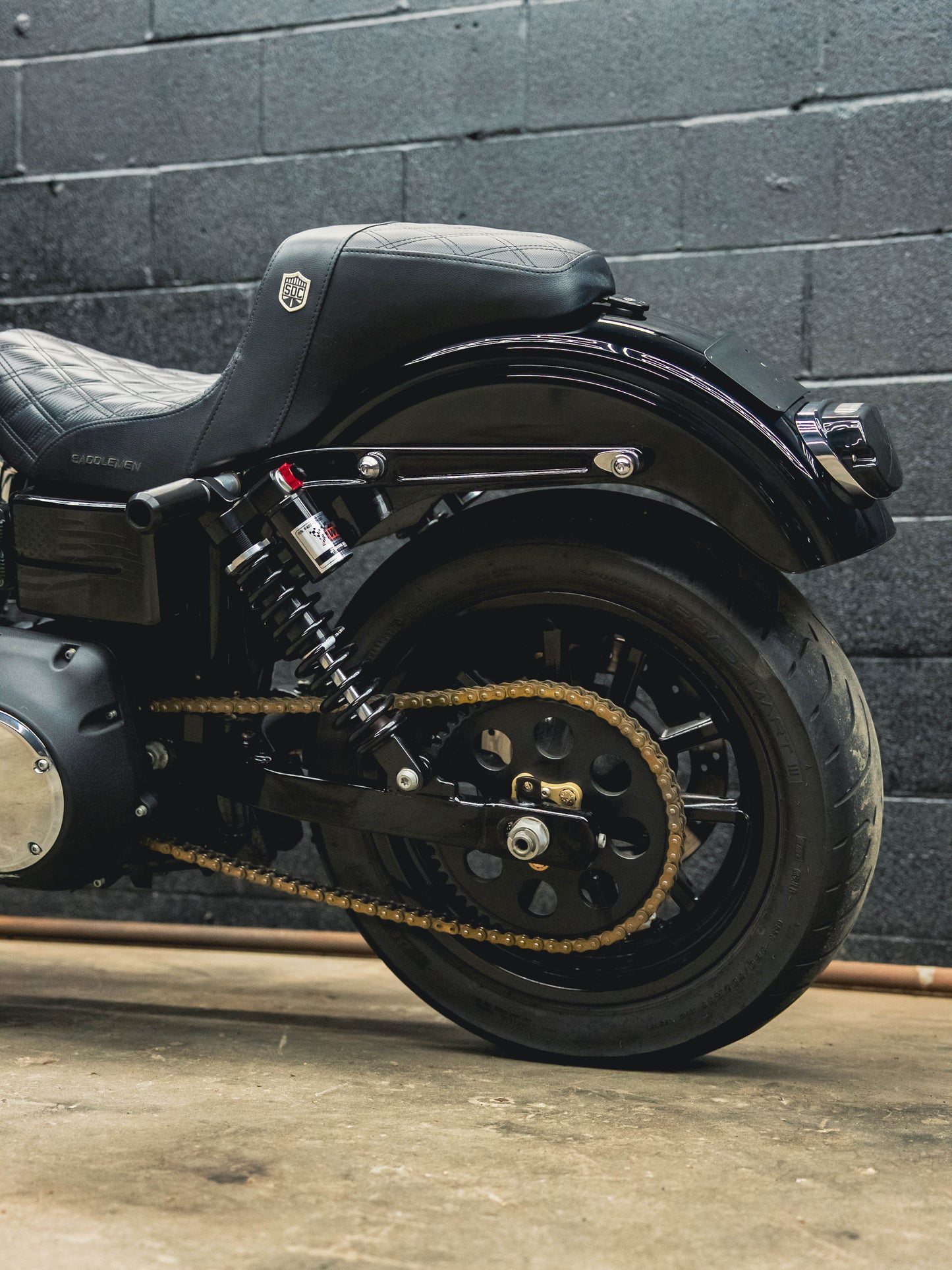 2017 FXDL
