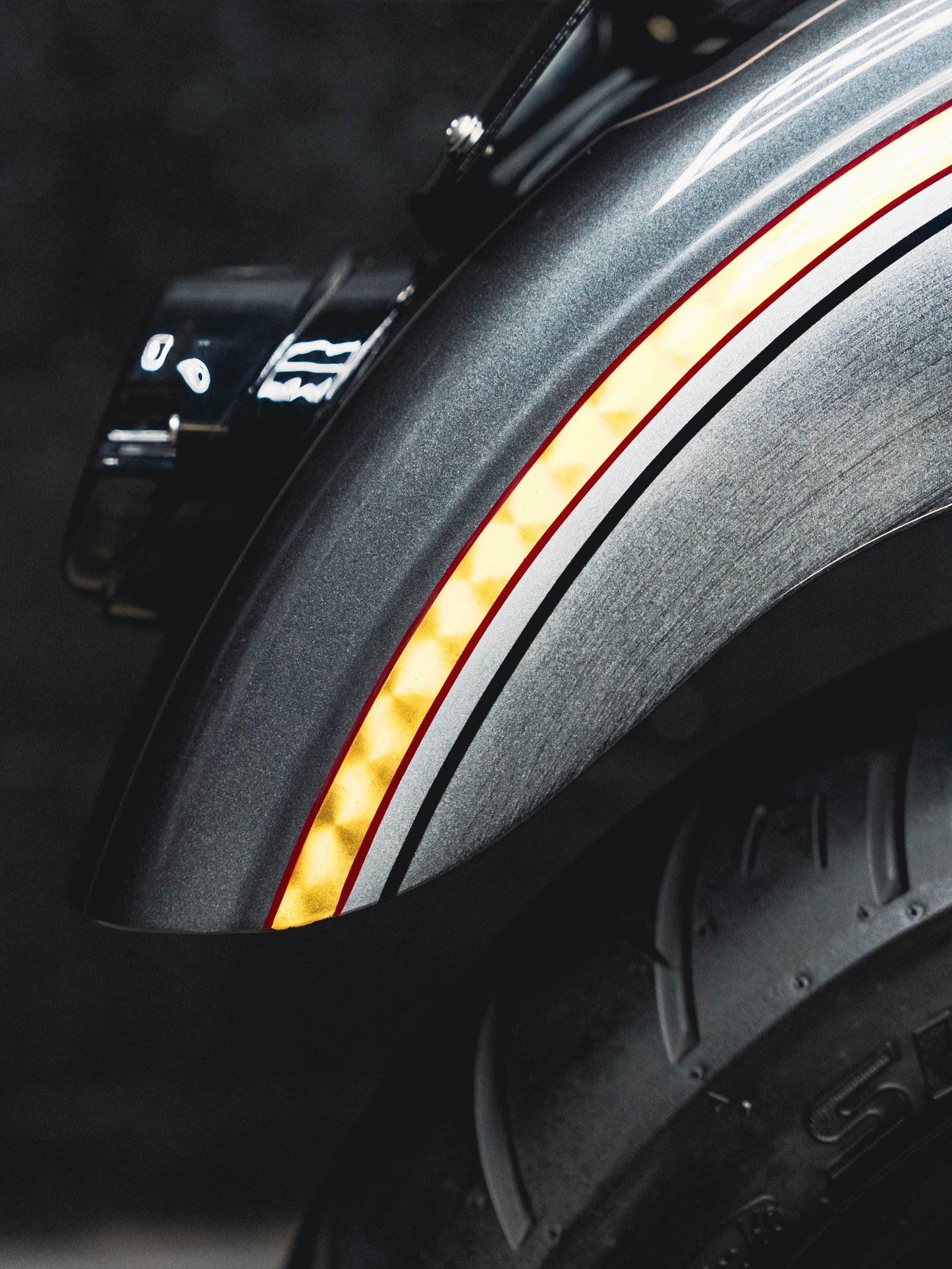 2016 FXDL