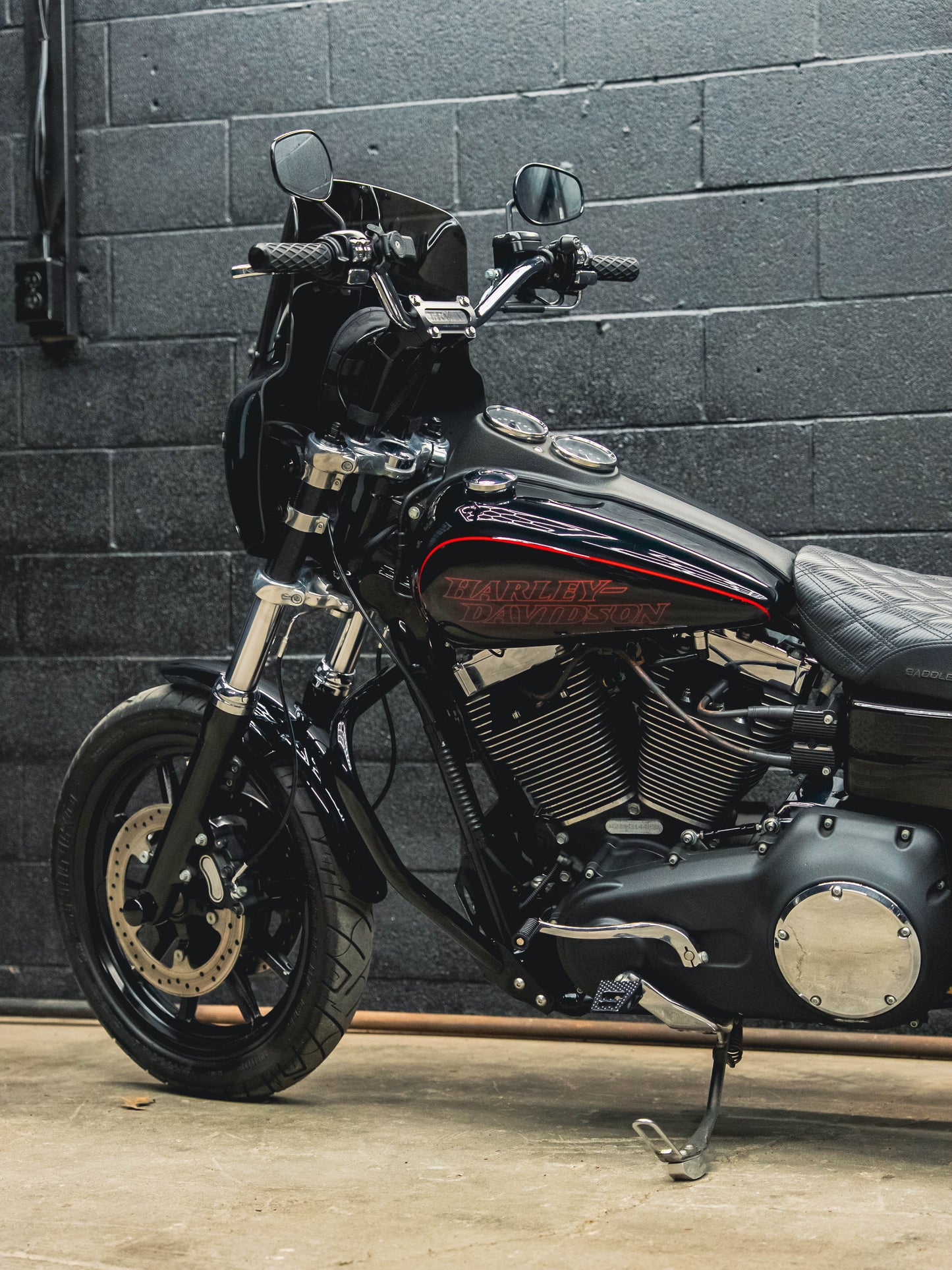 2017 FXDL