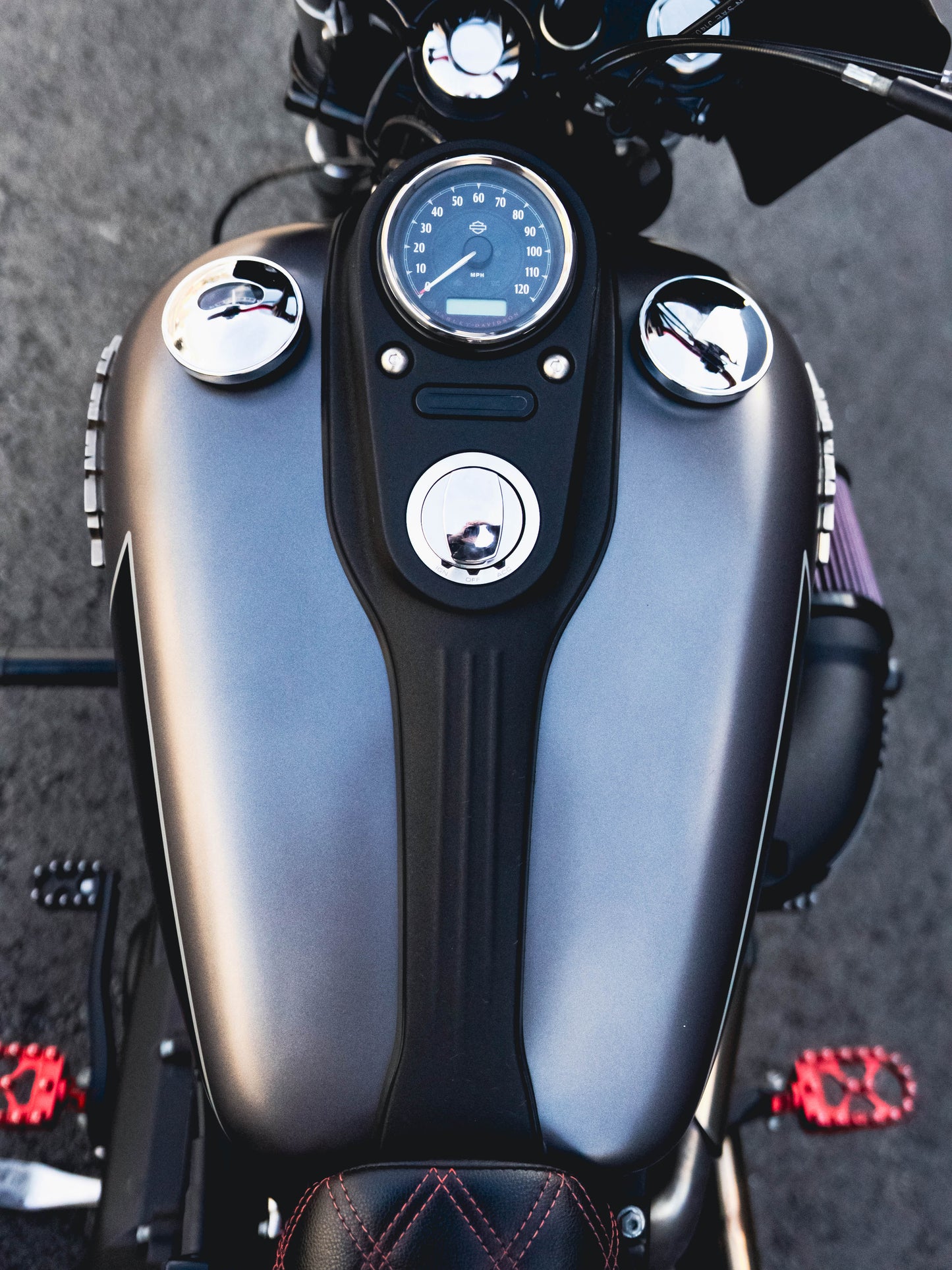 2017 FXDB STREET BOB
