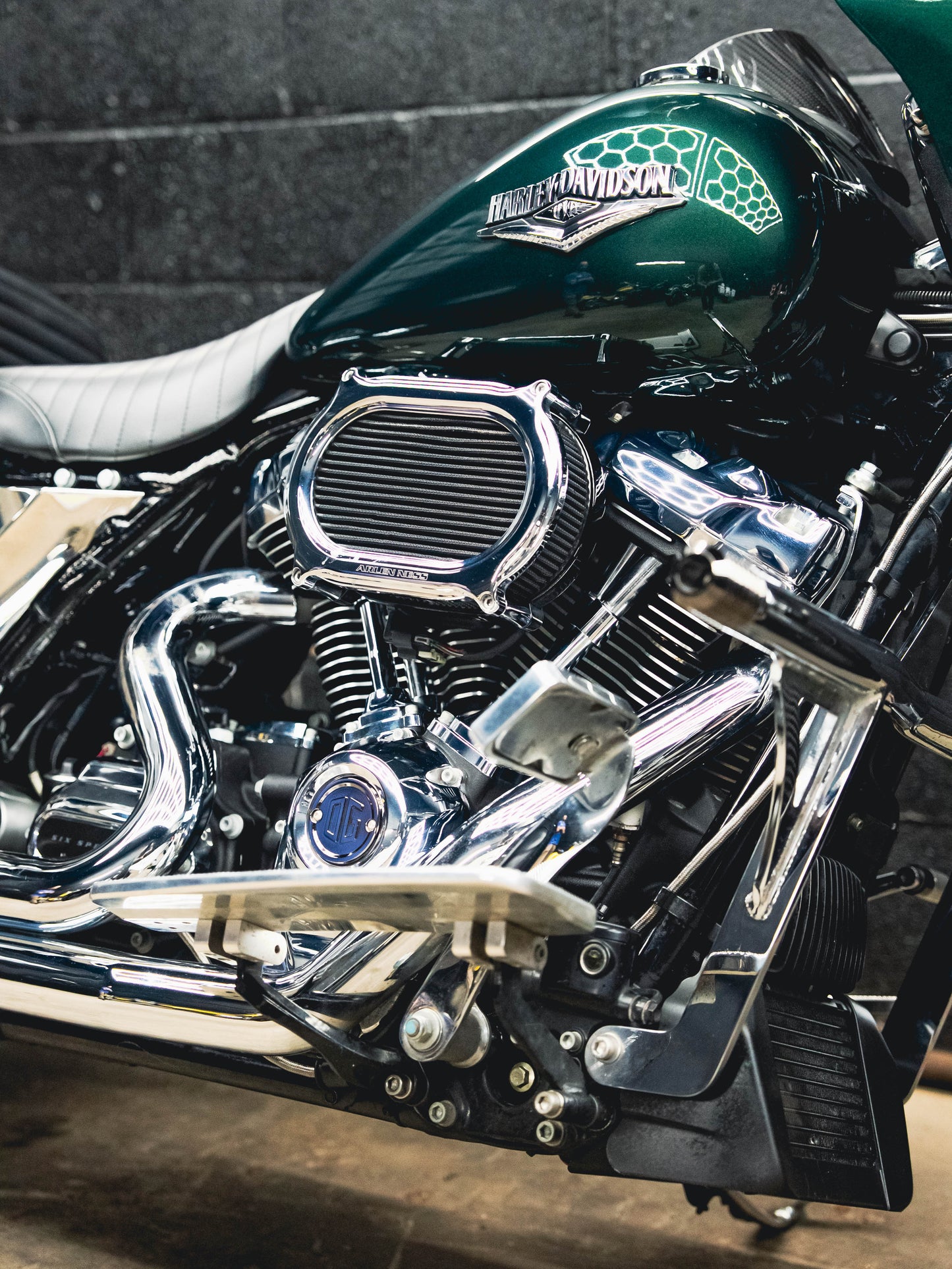 2018 ROAD KING 124" FUEL MOTO! CARBON