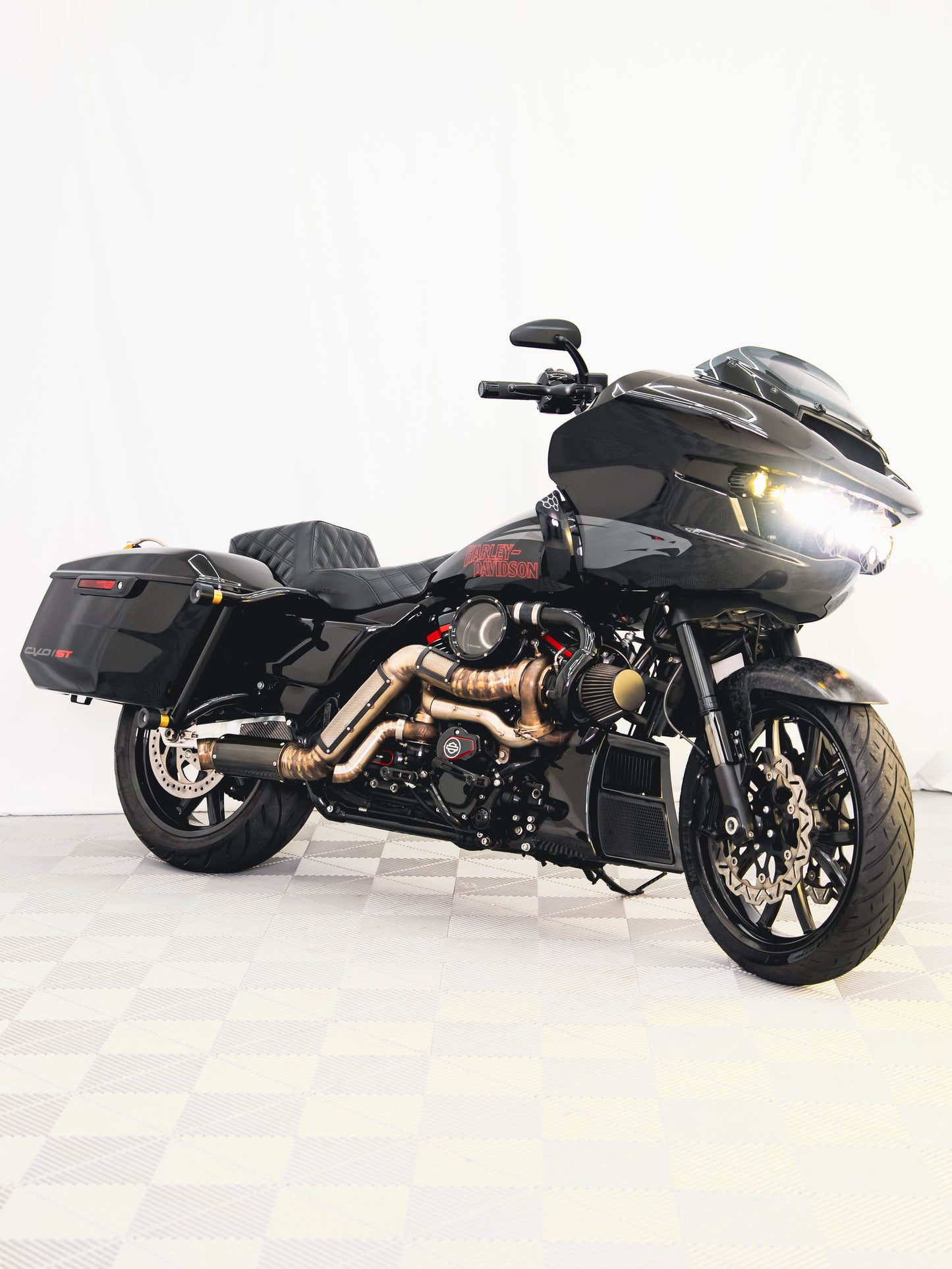 2024 CVO ST 205HP! 2k MILES!