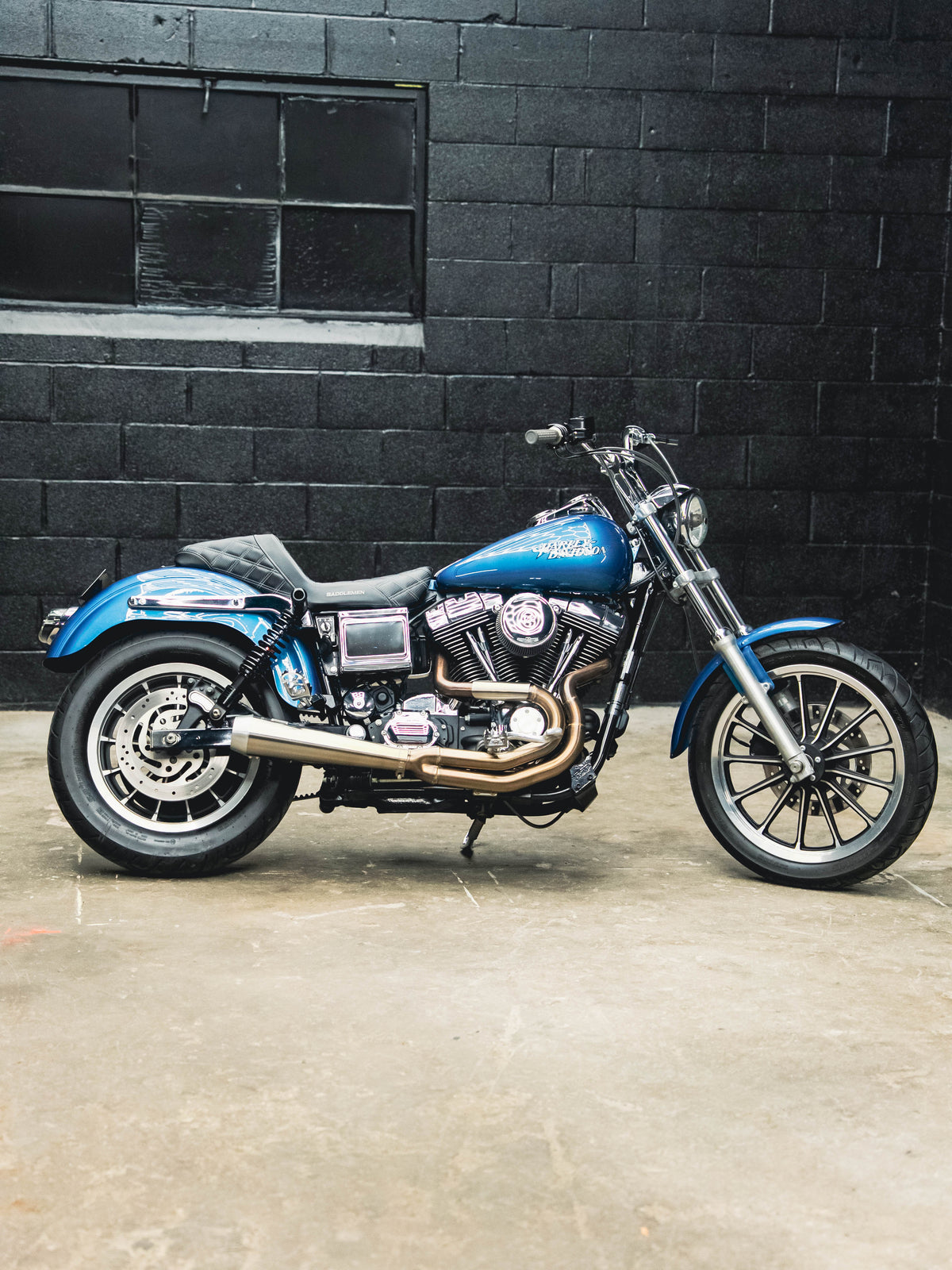 2005 FXDL CHOPPER BLUE PEARL 7K MILES