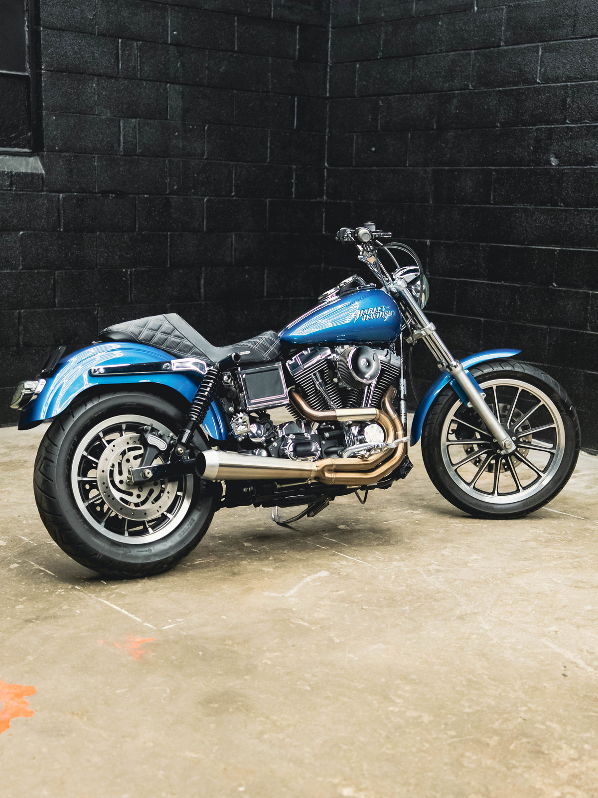 2005 FXDL CHOPPER BLUE PEARL 7K MILES