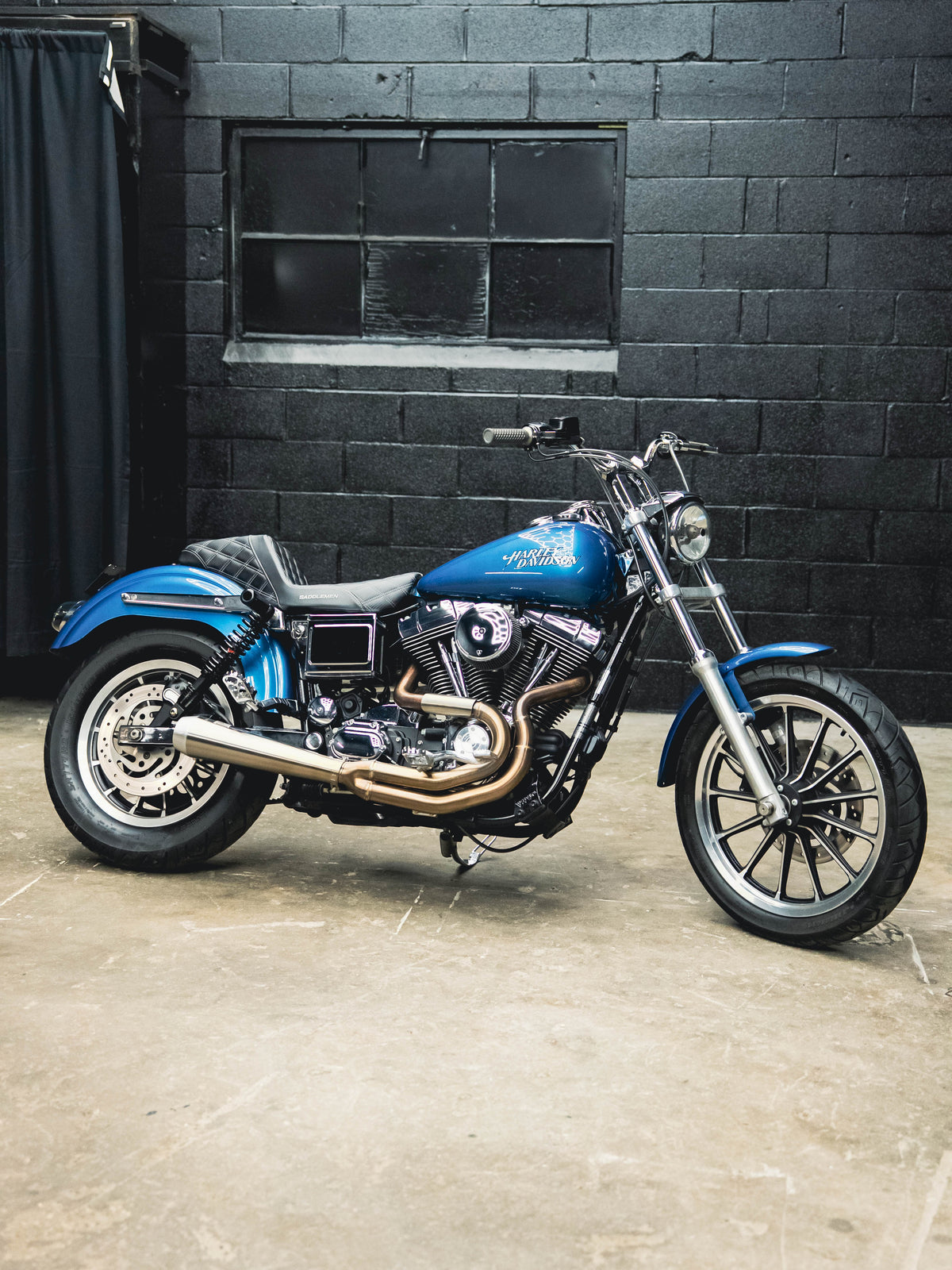 2005 FXDL CHOPPER BLUE PEARL 7K MILES