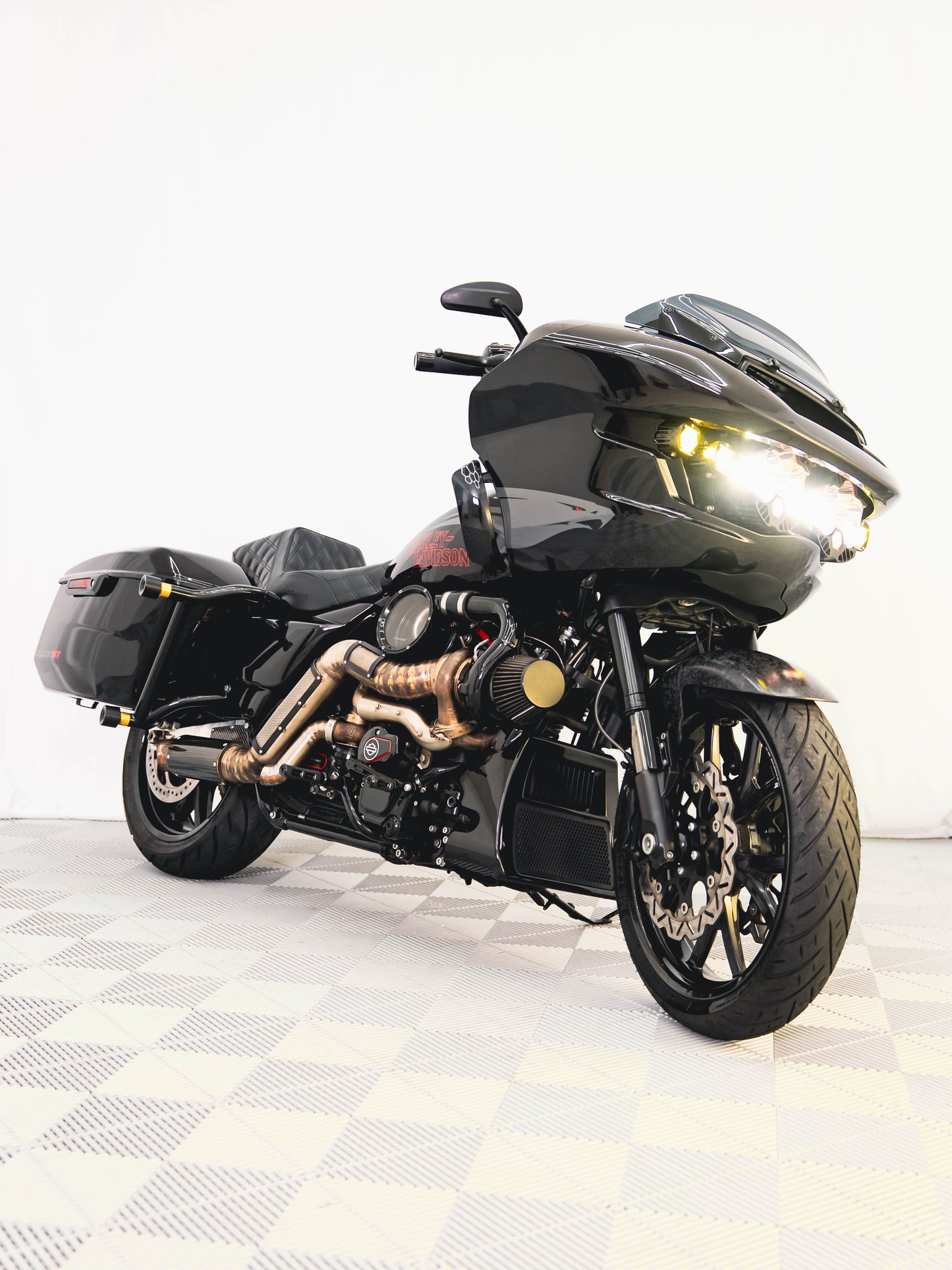 2024 CVO ST 205HP! 2k MILES!