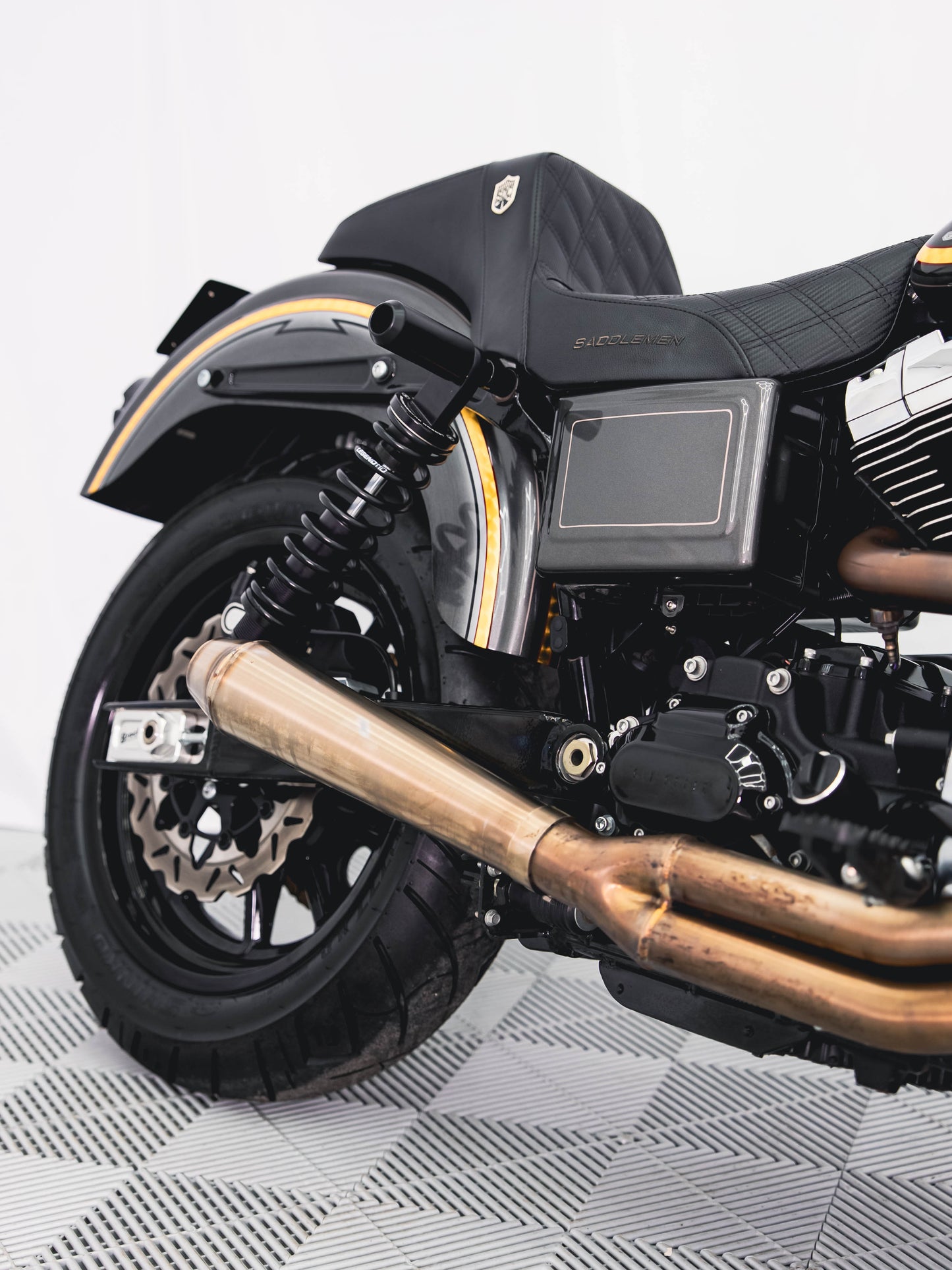 2016 FXDL