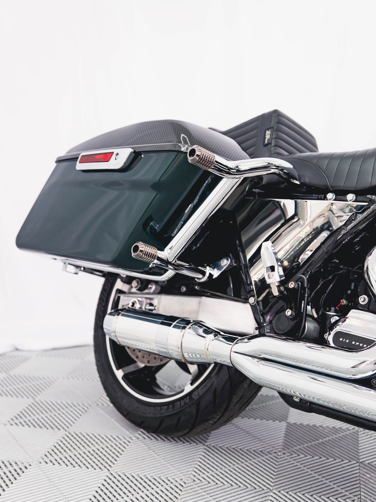 2018 ROAD KING 124" FUEL MOTO! CARBON