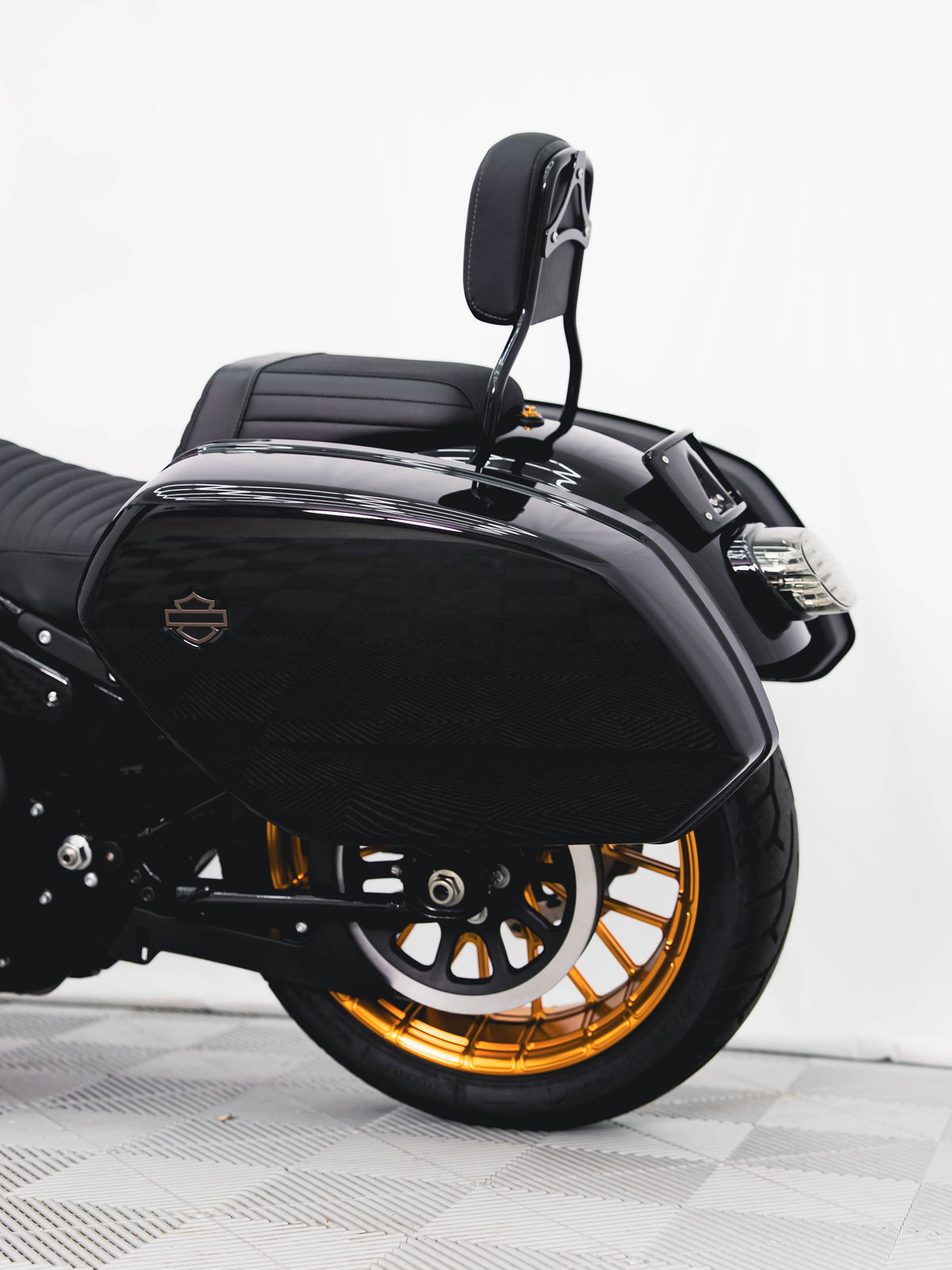 2023 LOW RIDER S