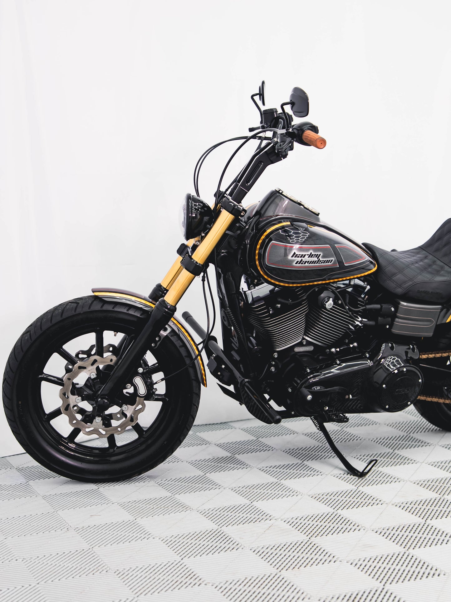 2016 FXDL
