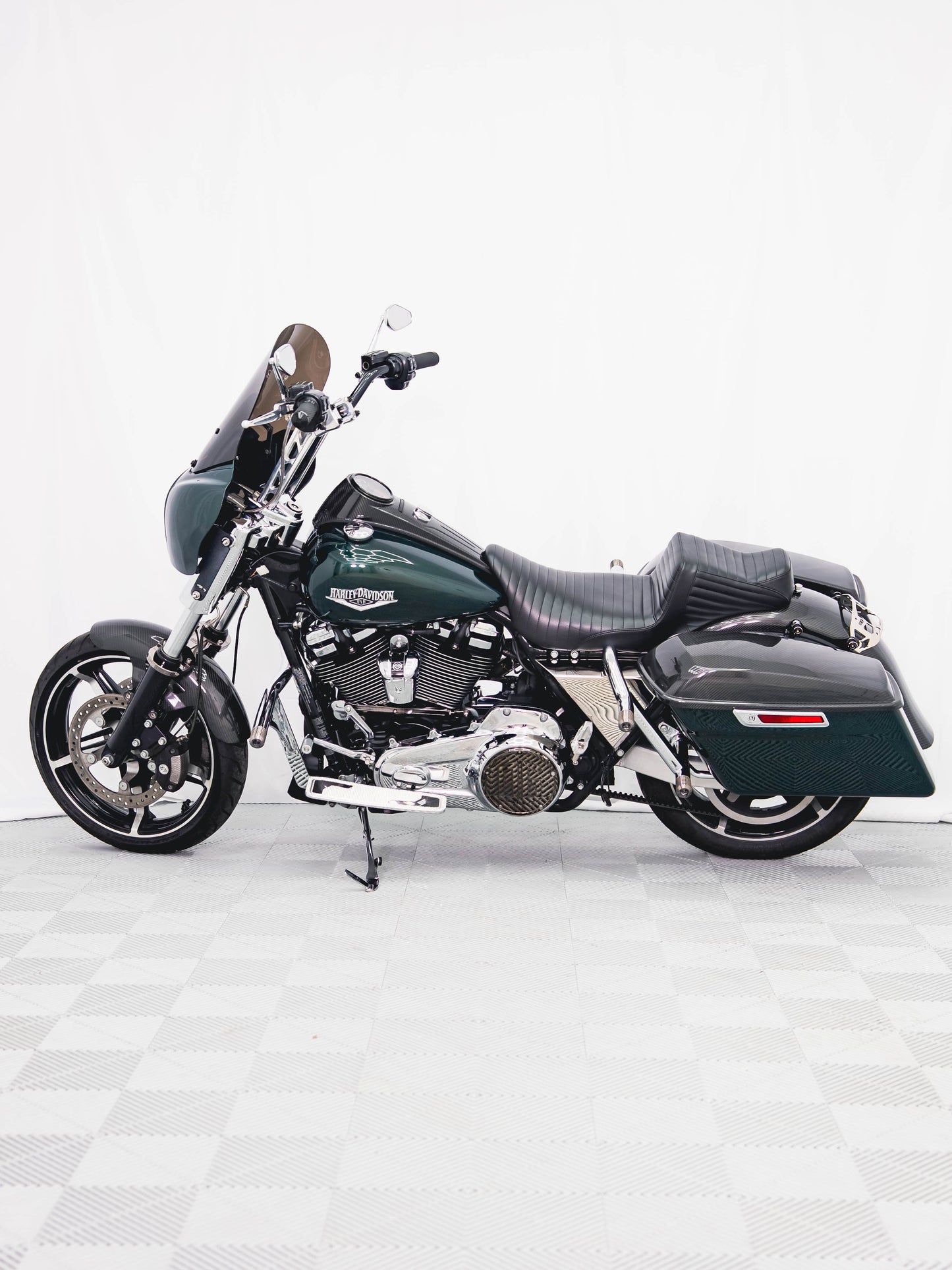 2018 ROAD KING 124" FUEL MOTO! CARBON