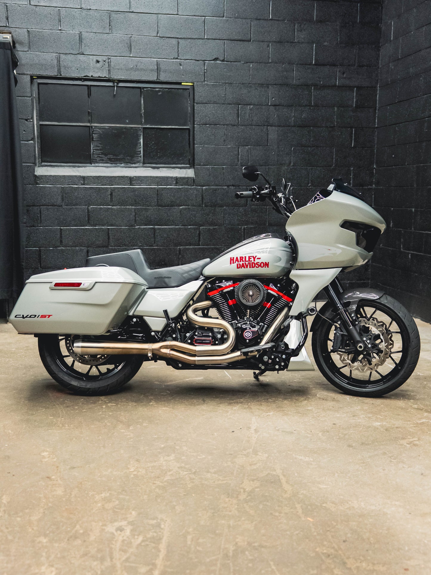 2025 CVO ST 900 MILES! 151HP!