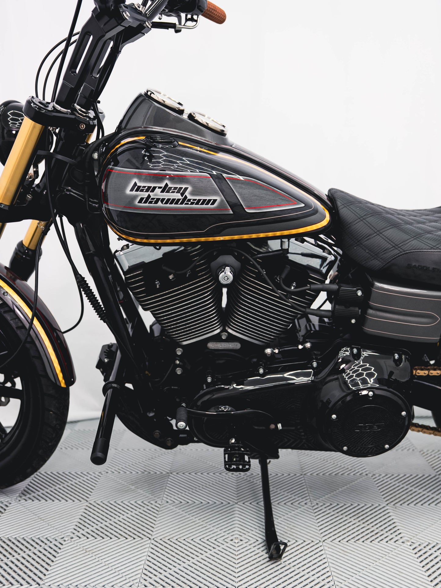 2016 FXDL