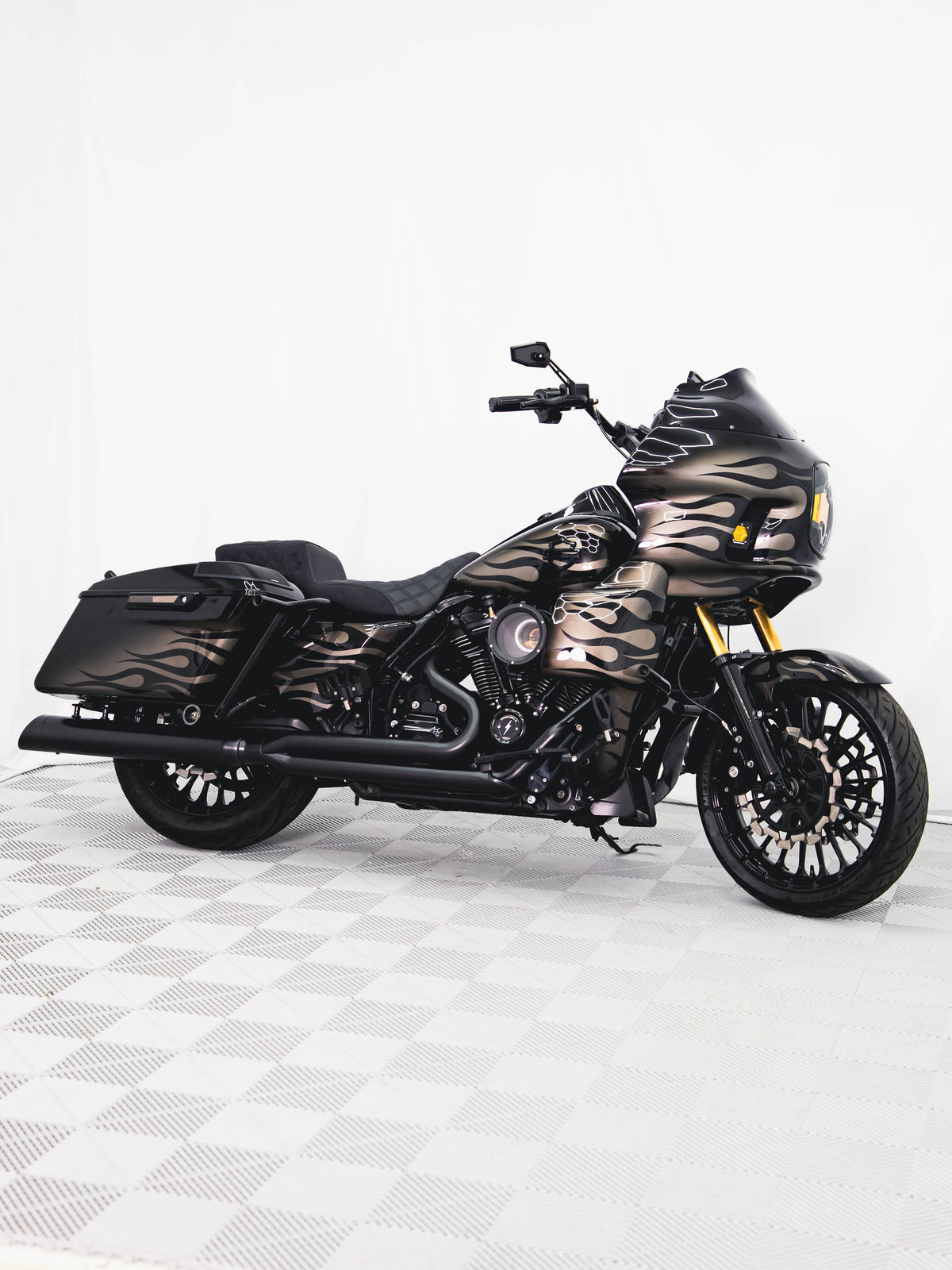 2018 ROAD KING 124"