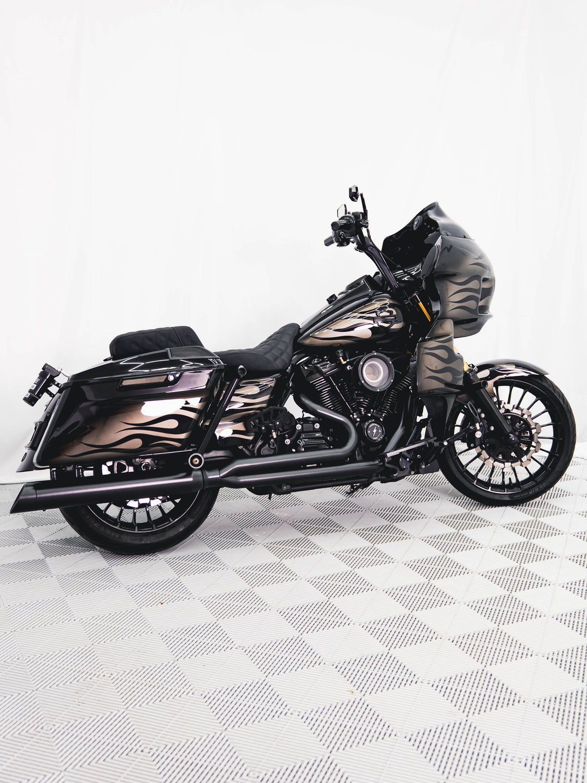 2018 ROAD KING 124"