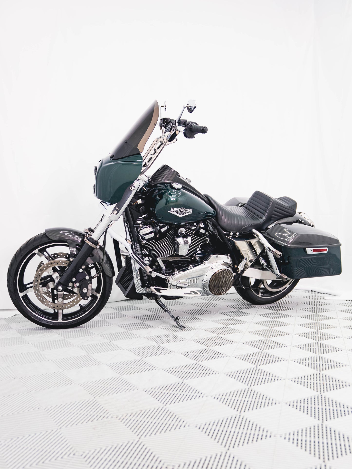 2018 ROAD KING 124" FUEL MOTO! CARBON