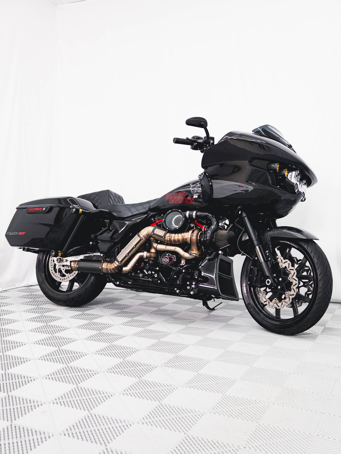 2024 CVO ST 205HP! 2k MILES!