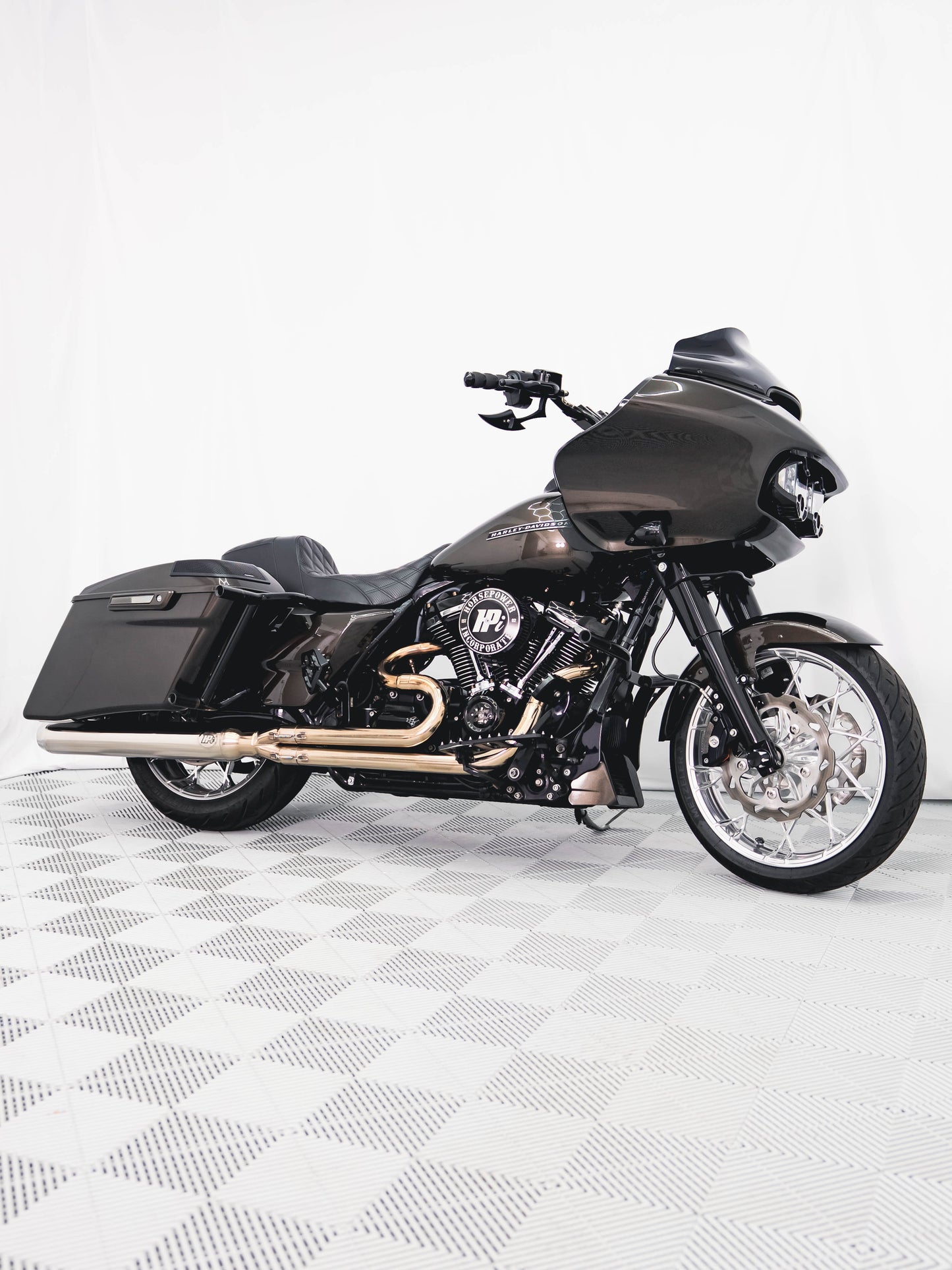 2020 ROAD GLIDE RIVER ROCK GREY