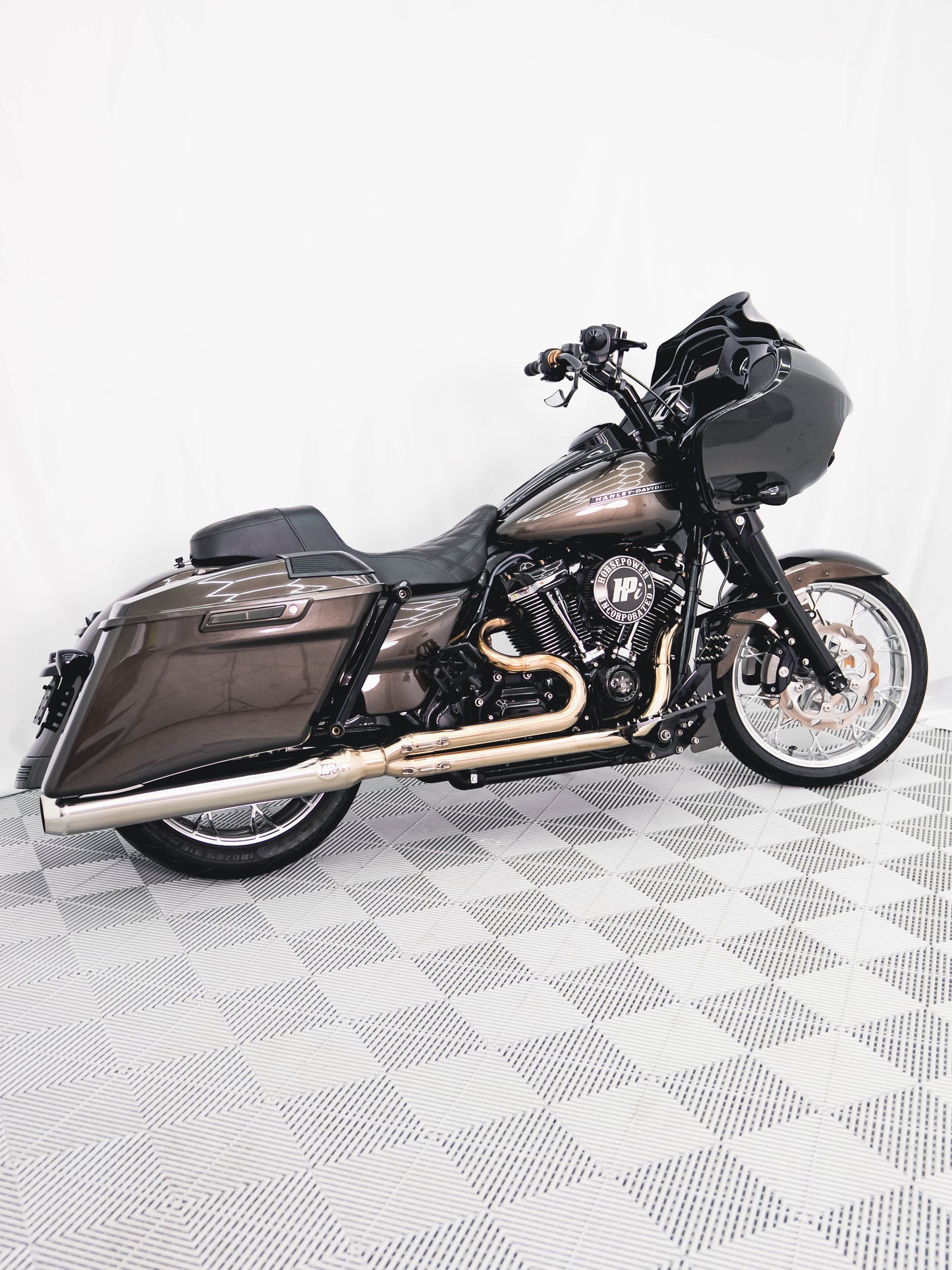 2020 ROAD GLIDE RIVER ROCK GREY