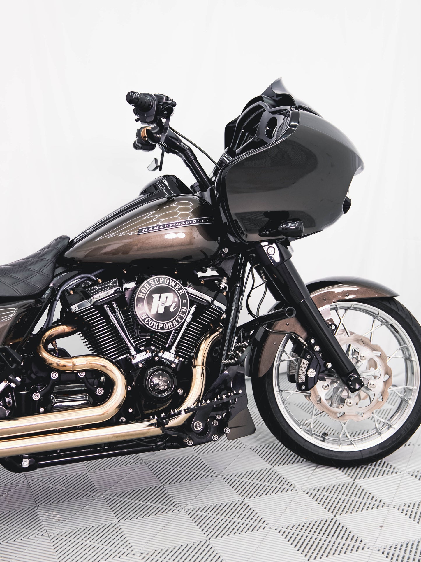 2020 ROAD GLIDE RIVER ROCK GREY