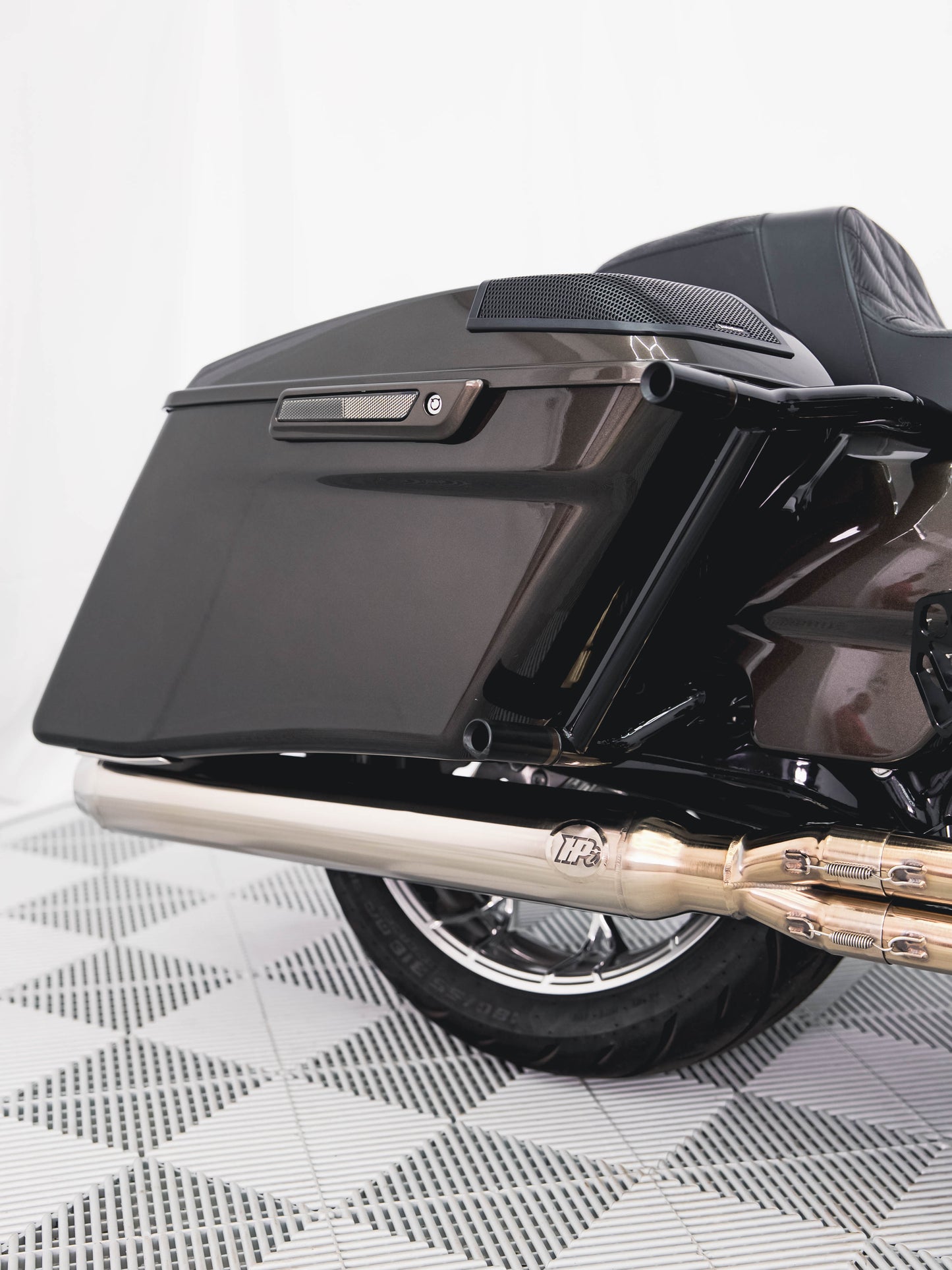 2020 ROAD GLIDE RIVER ROCK GREY