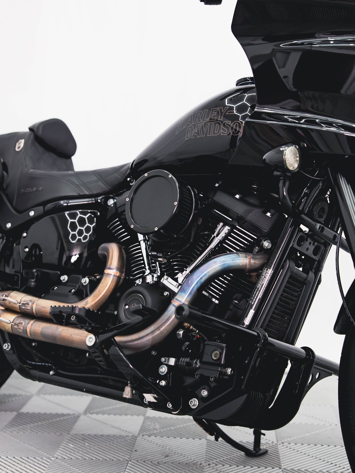 2024 LOW RIDER ST