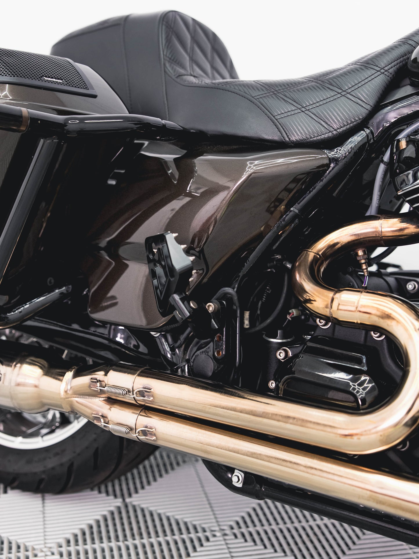 2020 ROAD GLIDE RIVER ROCK GREY