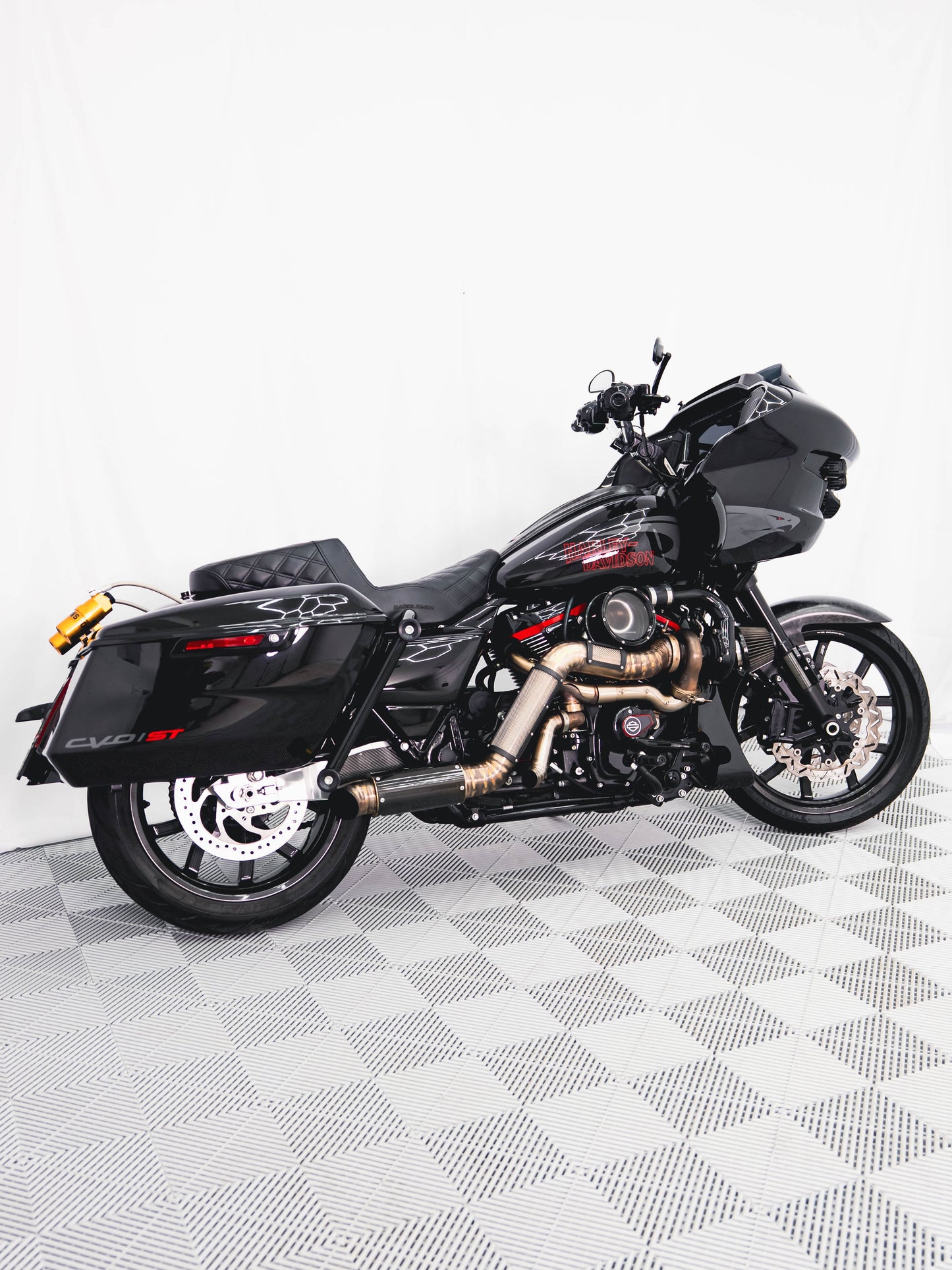2024 CVO ST 205HP! 2k MILES!
