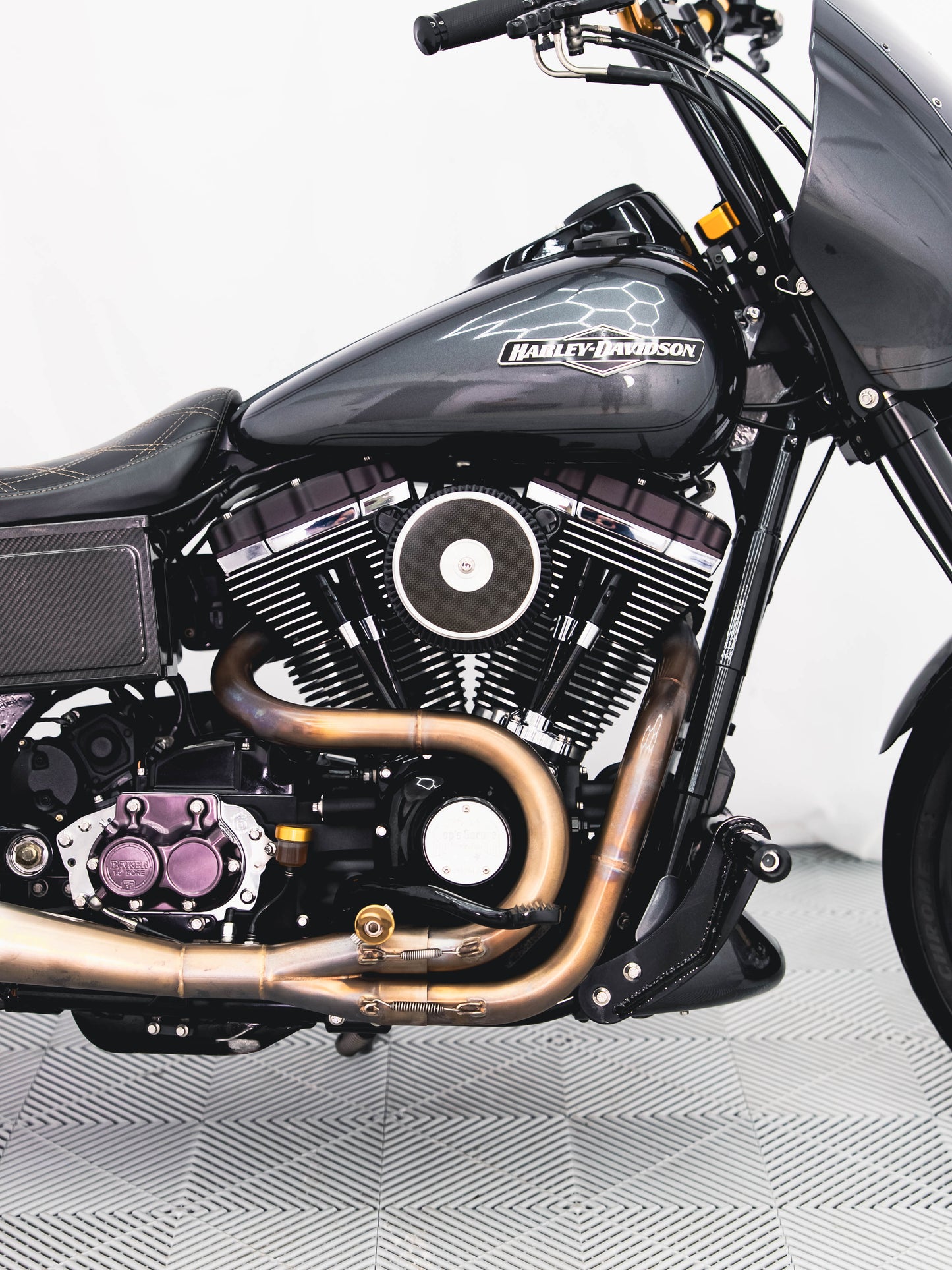 2005 FXDLI POPS GARAGE BUILD!