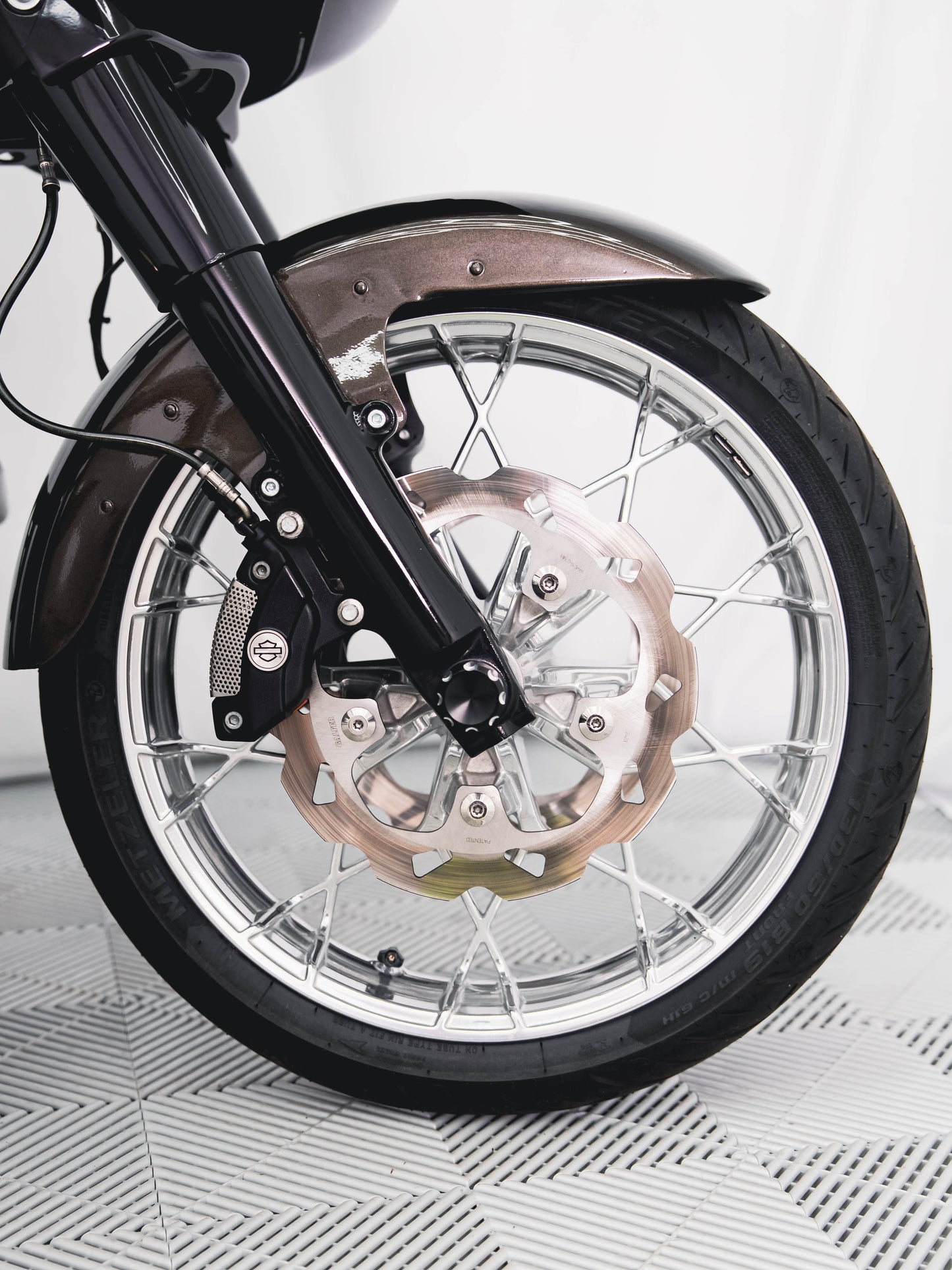 2020 ROAD GLIDE RIVER ROCK GREY