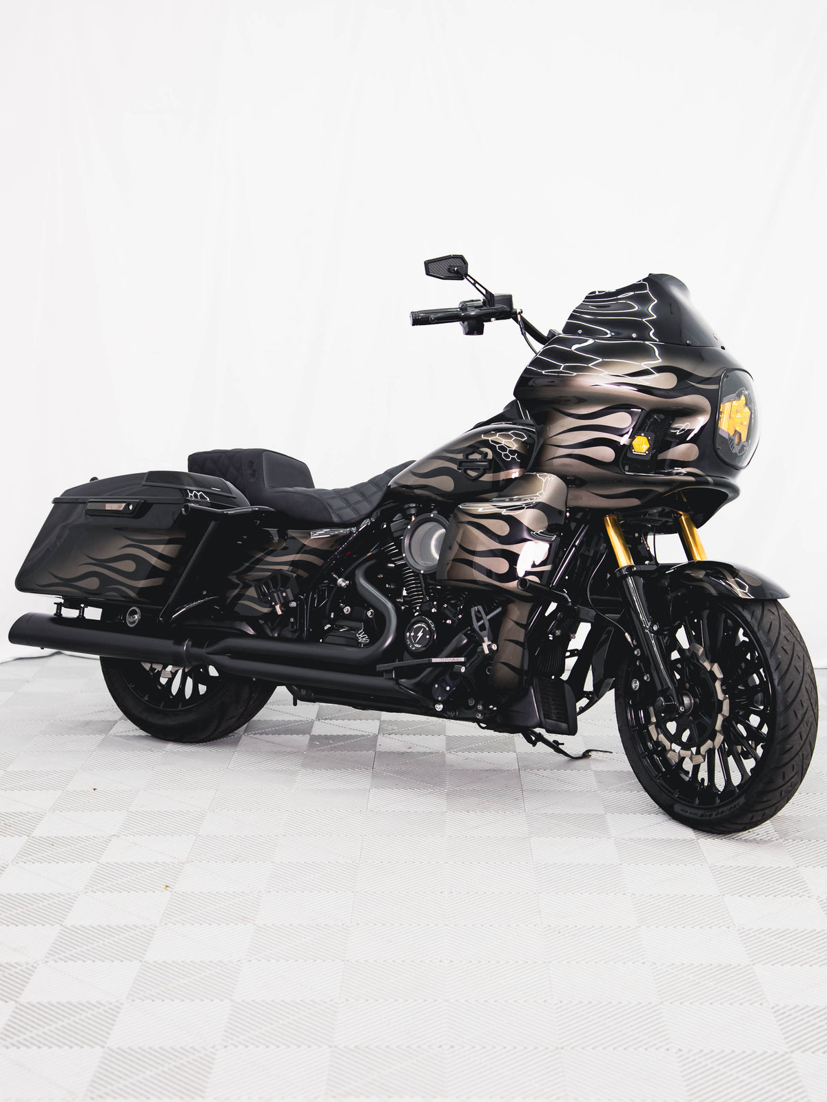 2018 ROAD KING 124"