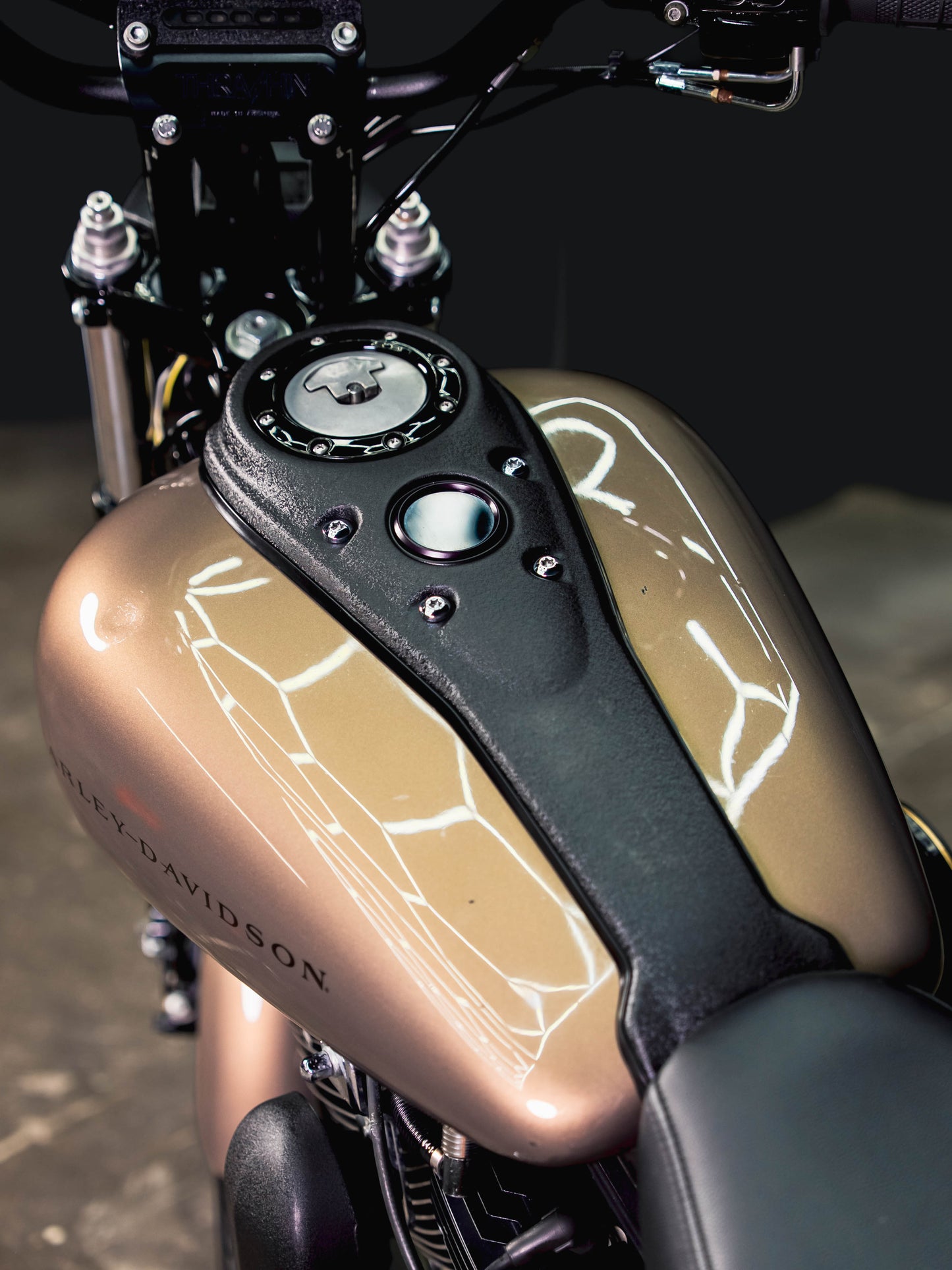 2005 FXDXi SMOKEY GOLD