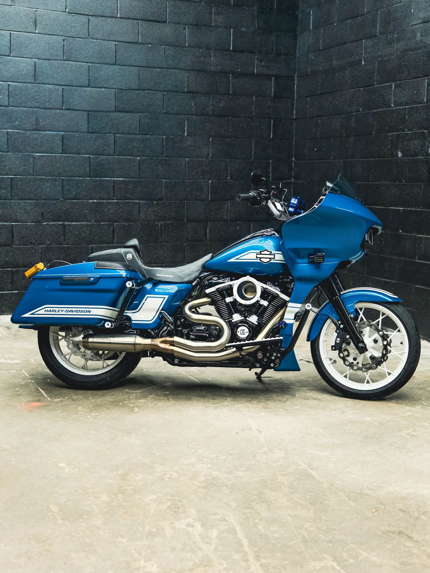 2023 FAST JOHNNIE 1400 MILES