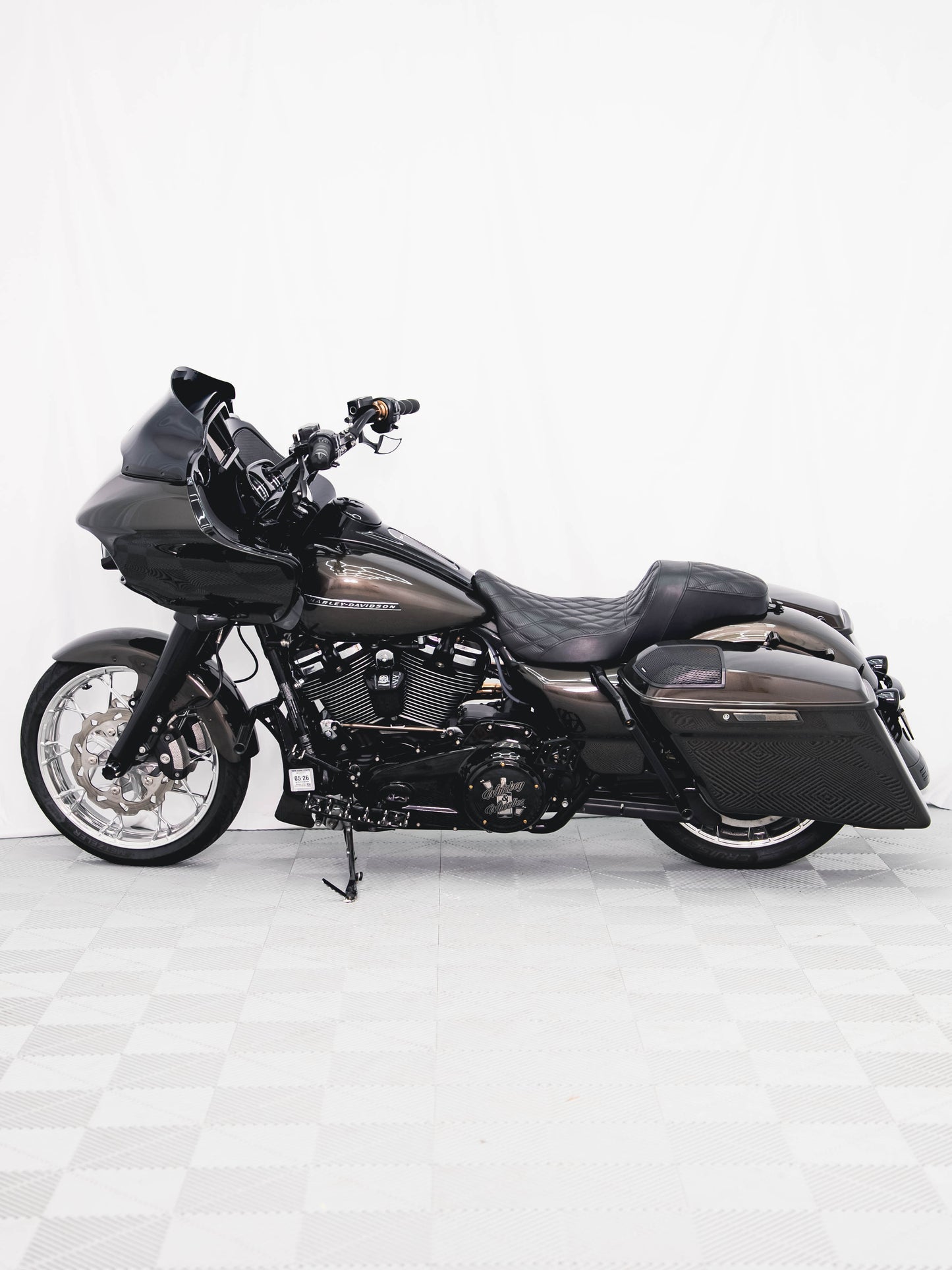 2020 ROAD GLIDE RIVER ROCK GREY