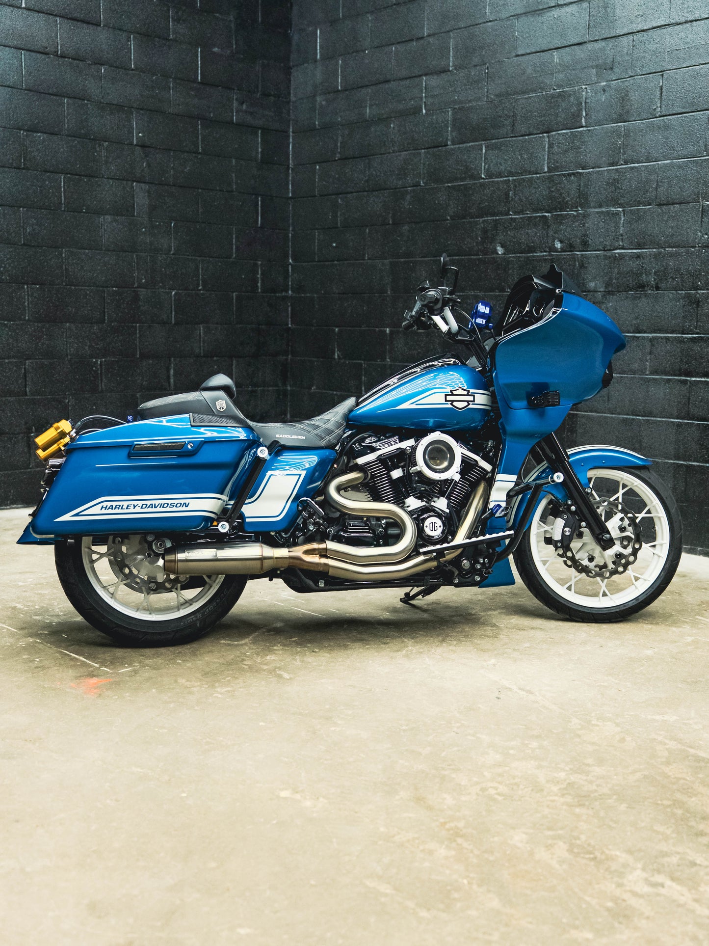 2023 FAST JOHNNIE 1400 MILES