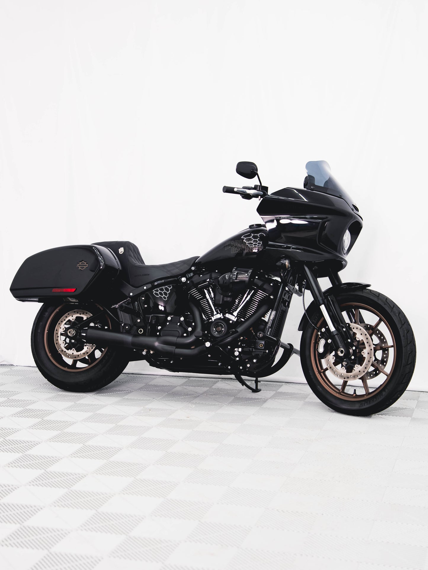 2023 LOW RIDER ST