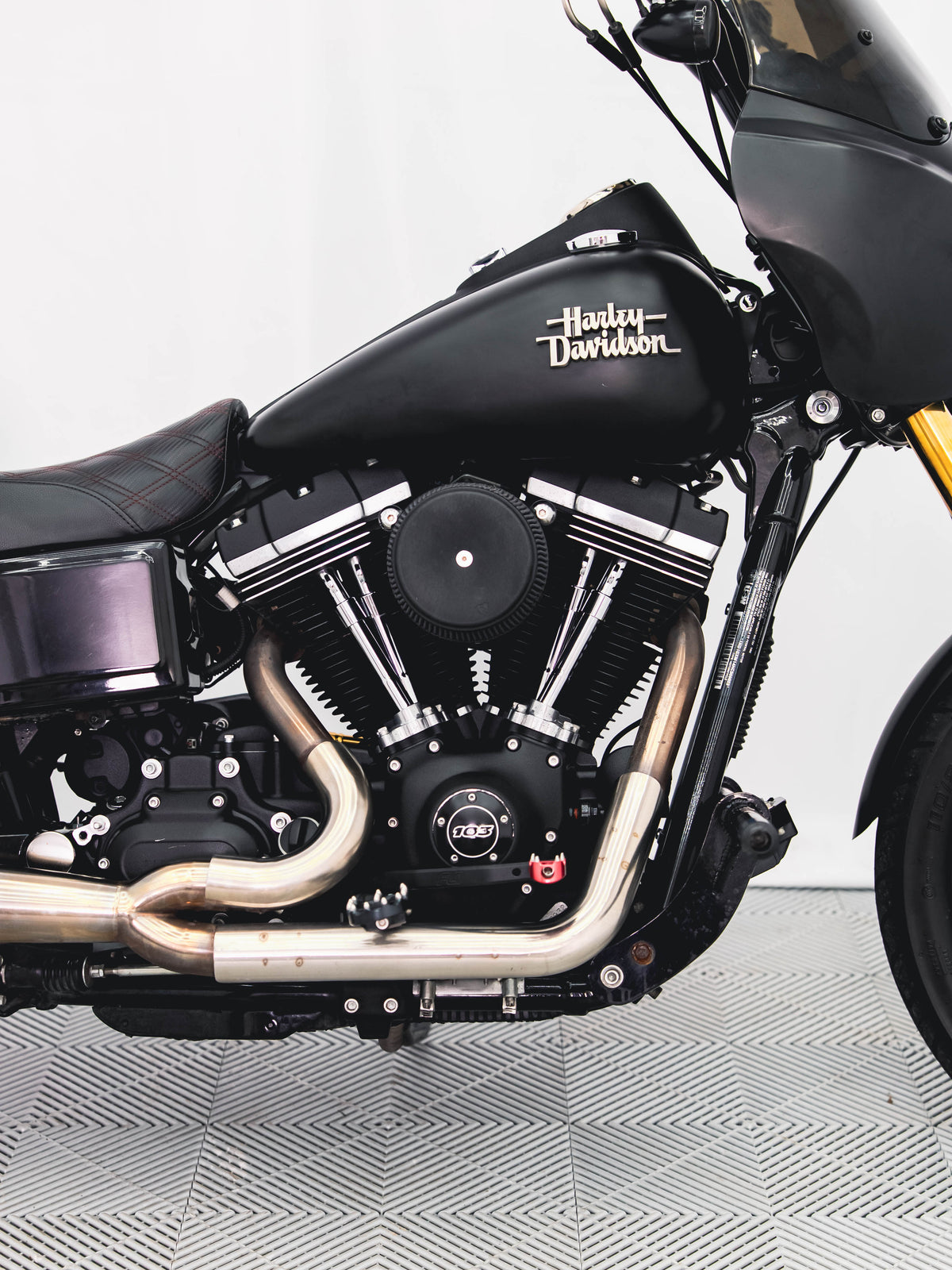 2017 FXDB