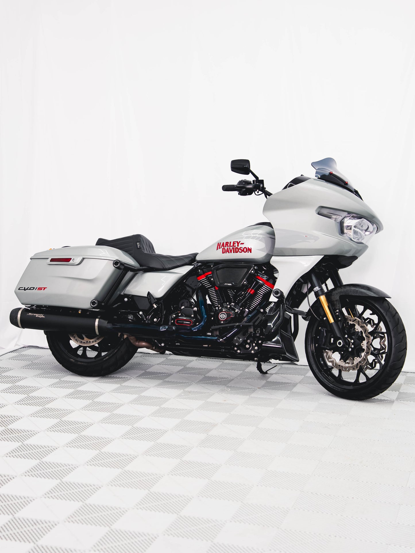 2025 CVO ST SE 135" FULL OHLINS