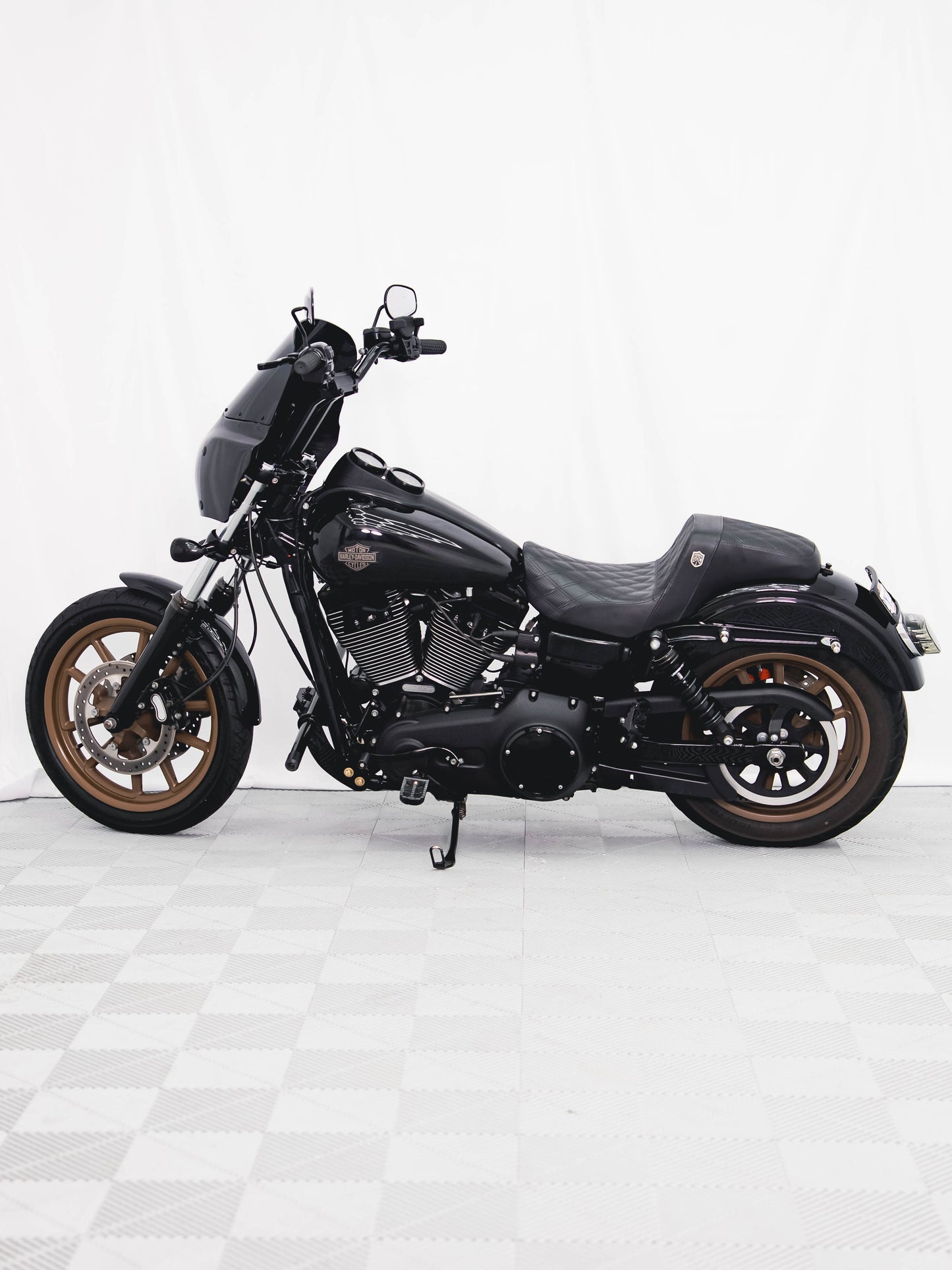 2017 FXDLS