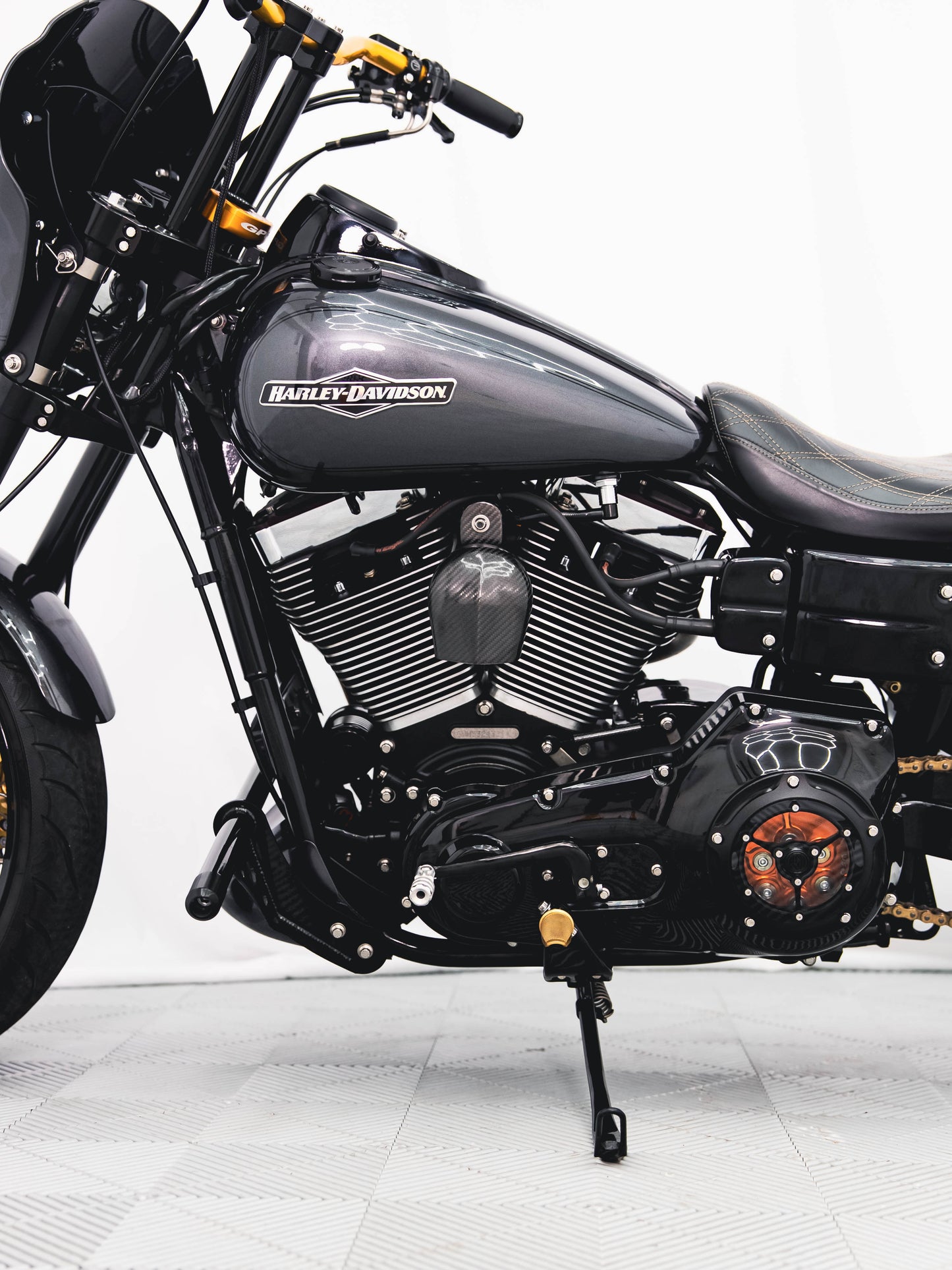 2005 FXDLI POPS GARAGE BUILD!