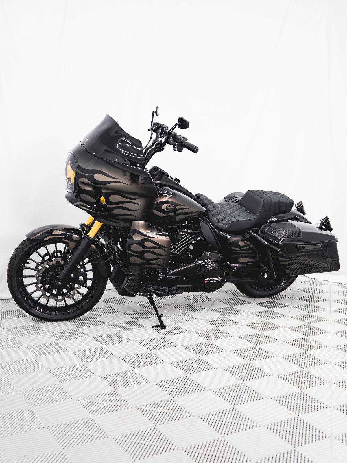 2018 ROAD KING 124"