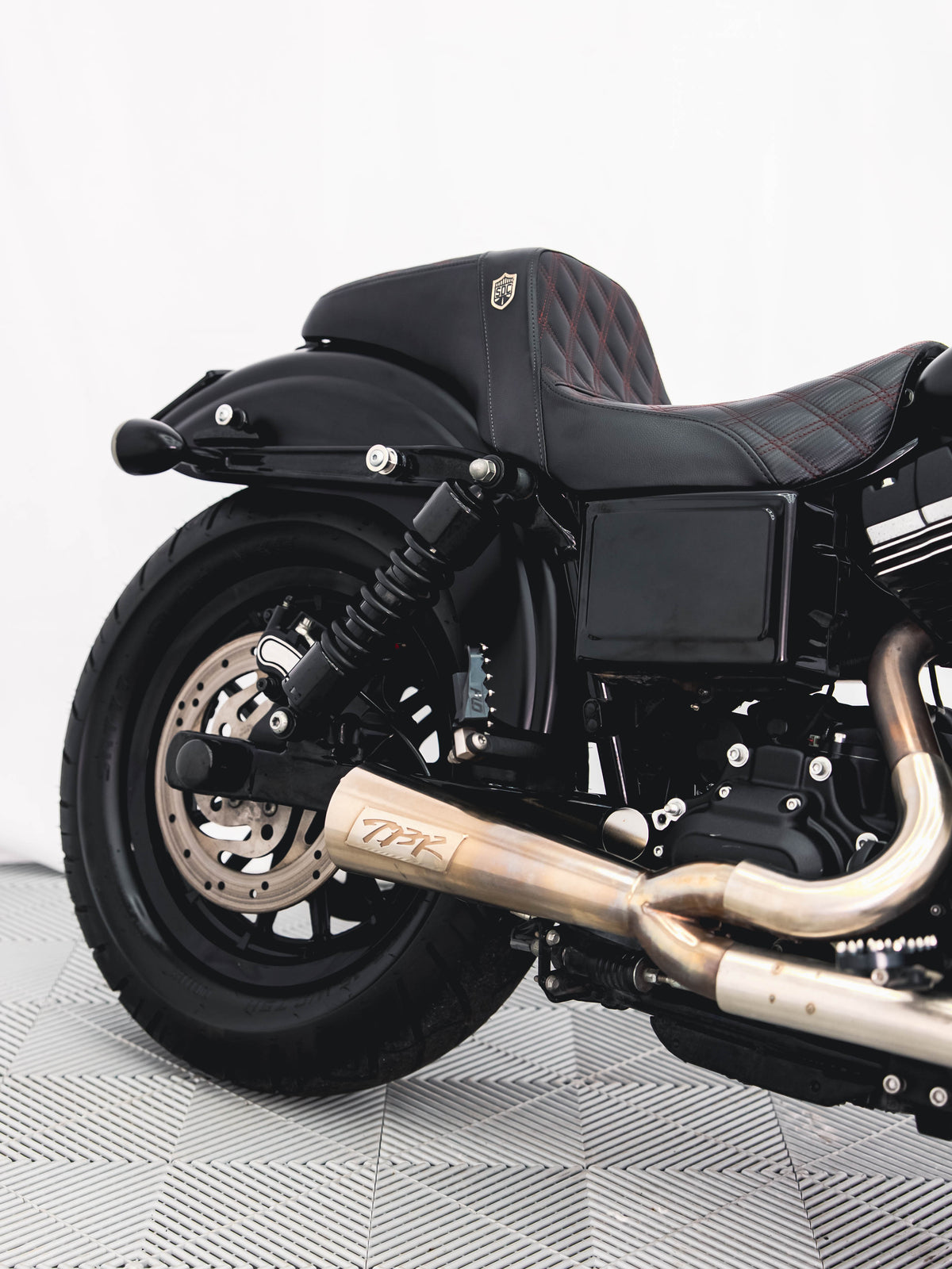 2017 FXDB
