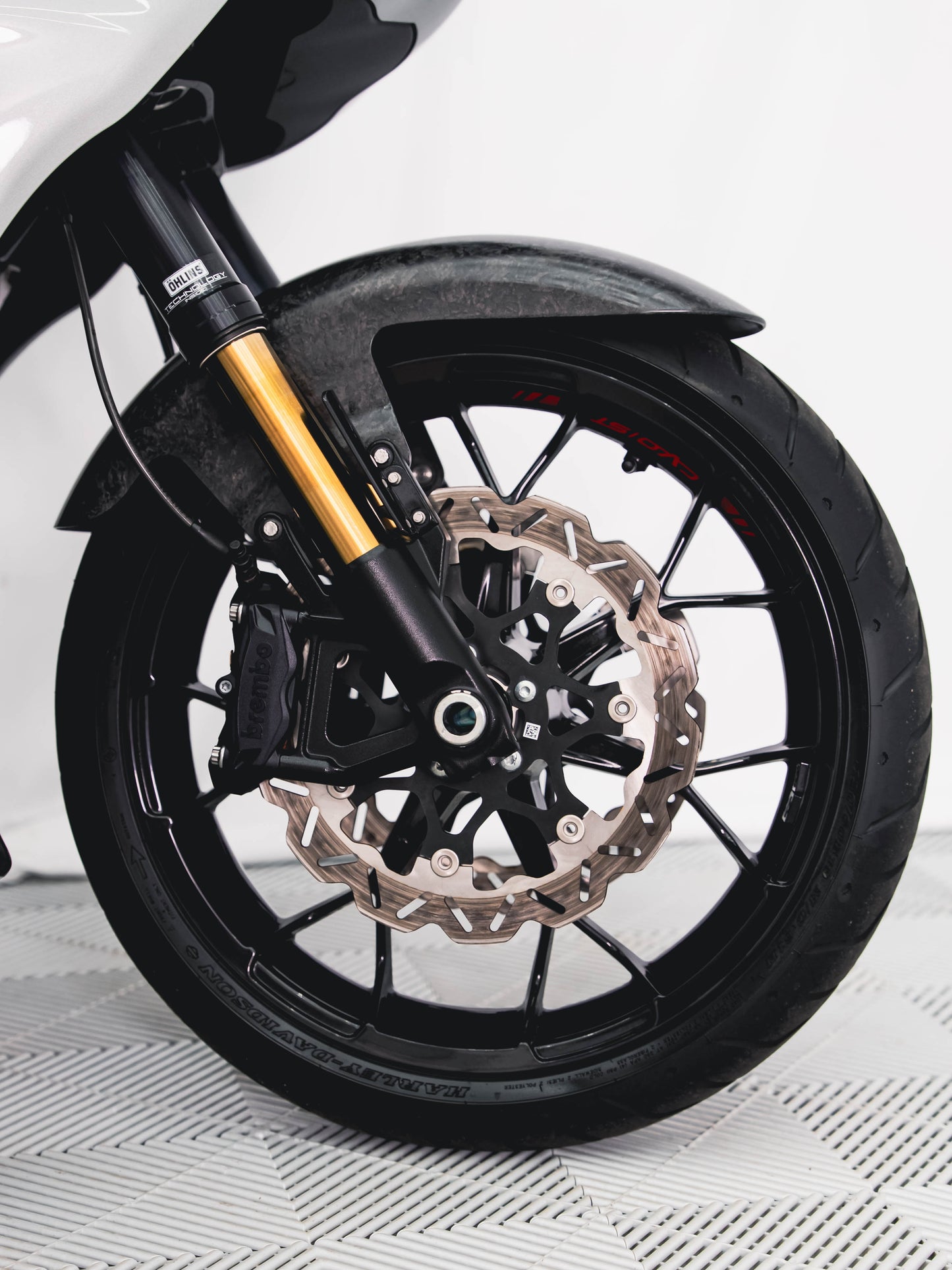 2025 CVO ST SE 135" FULL OHLINS