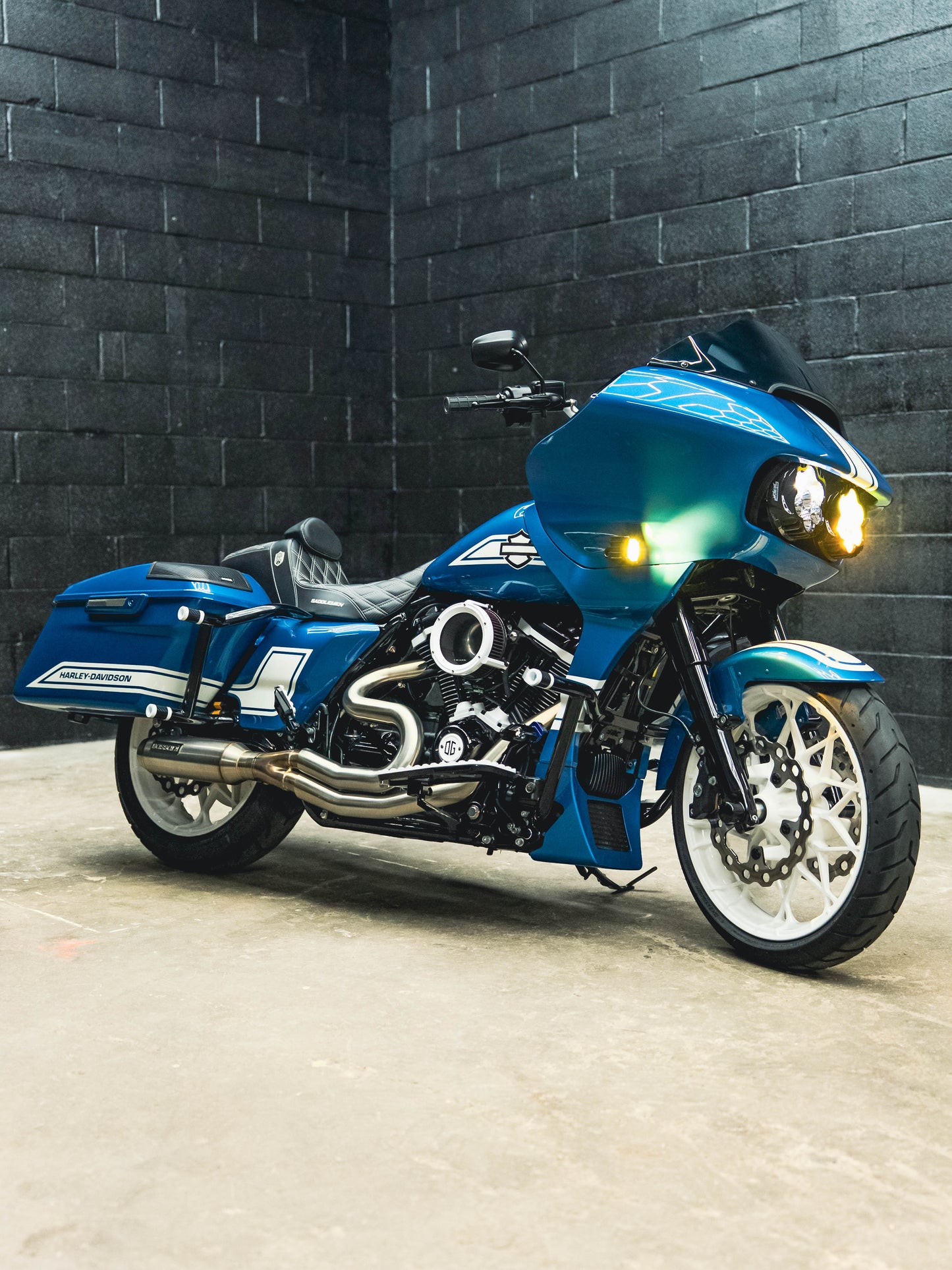 2023 FAST JOHNNIE 1400 MILES