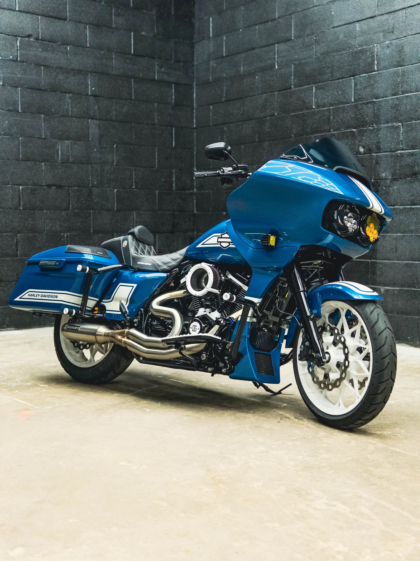2023 FAST JOHNNIE 1400 MILES