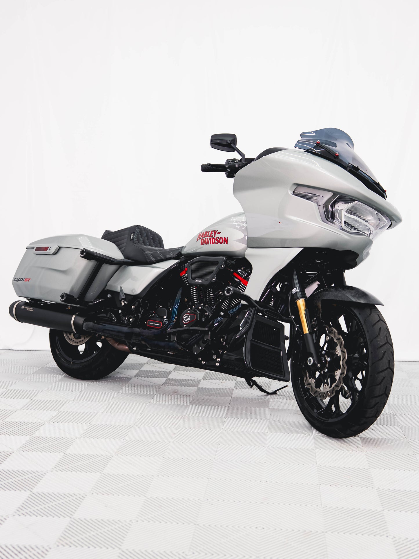 2025 CVO ST SE 135" FULL OHLINS